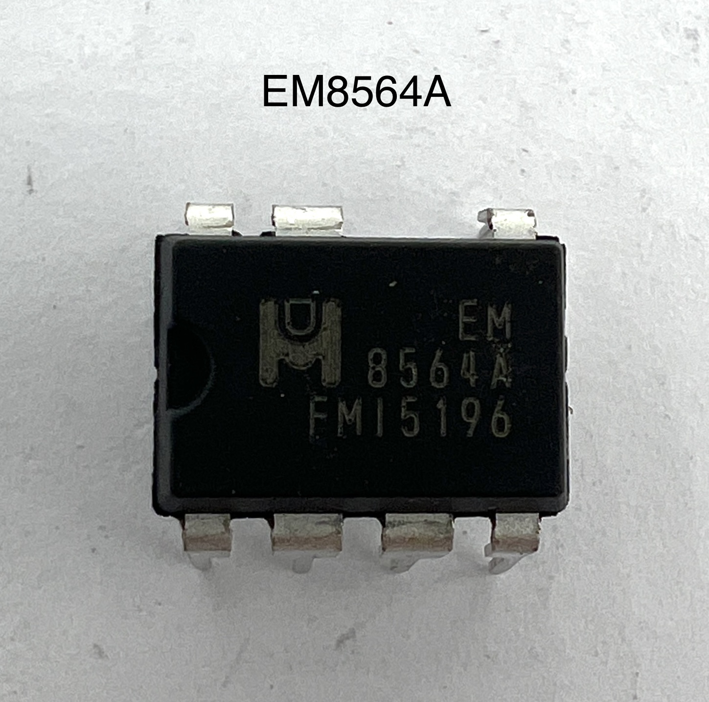 Микросхема EM8564A (DIP-7)