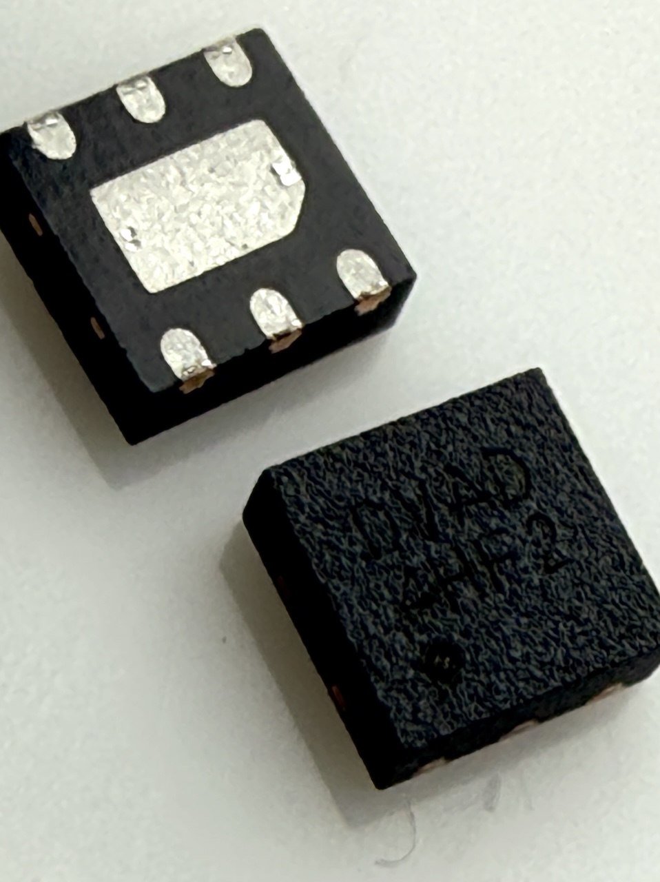 Cтабилизатор напряжения DIO7910A08DN6, (DFN2*2-6) DVAD, LDO 0.8 В