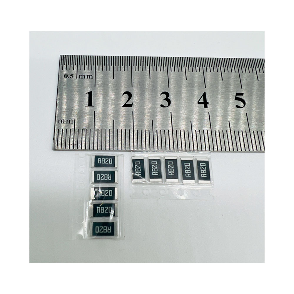 Резистор R820 SMD, корпус 2512 (1 Watt)