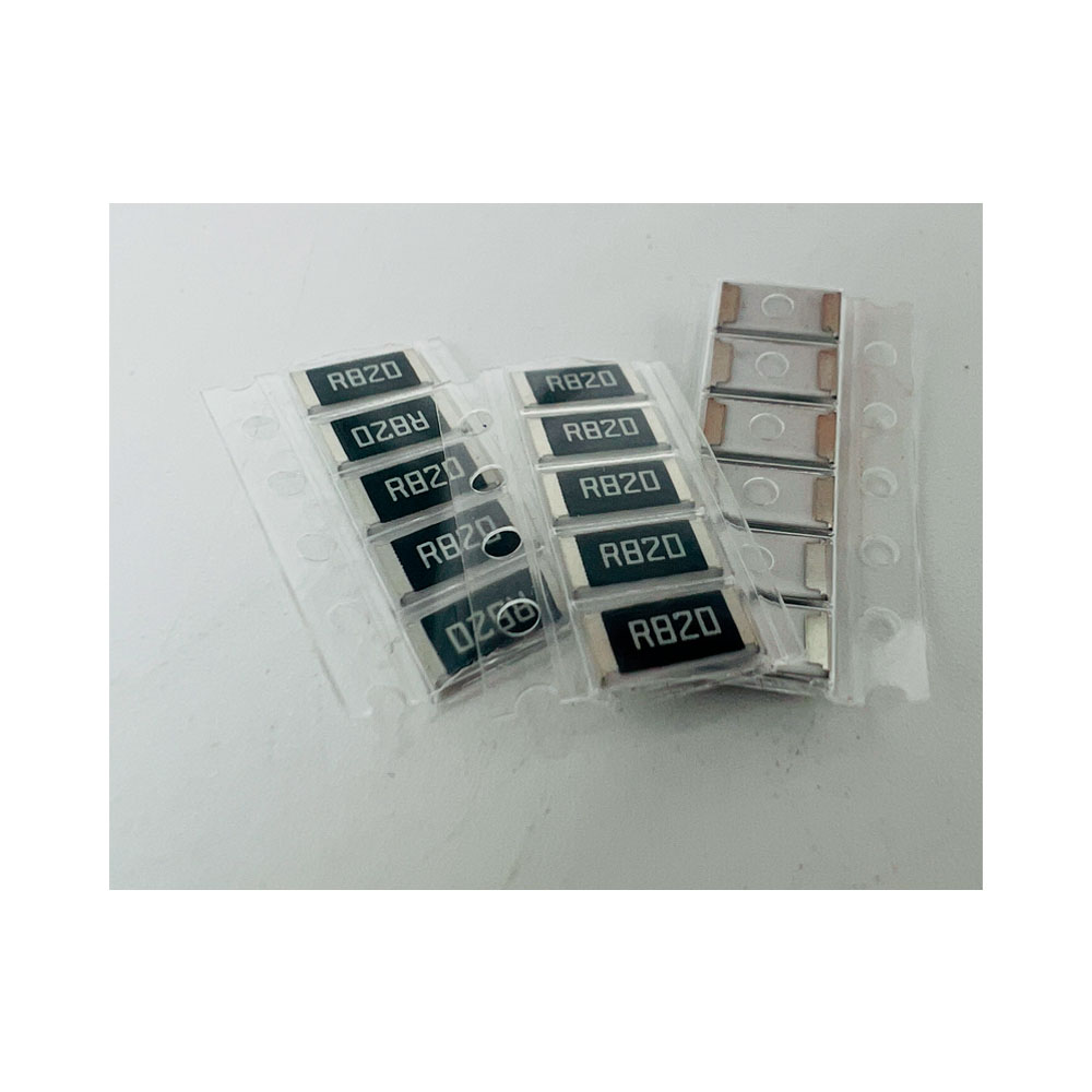 Резистор R820 SMD, корпус 2512 (1 Watt)