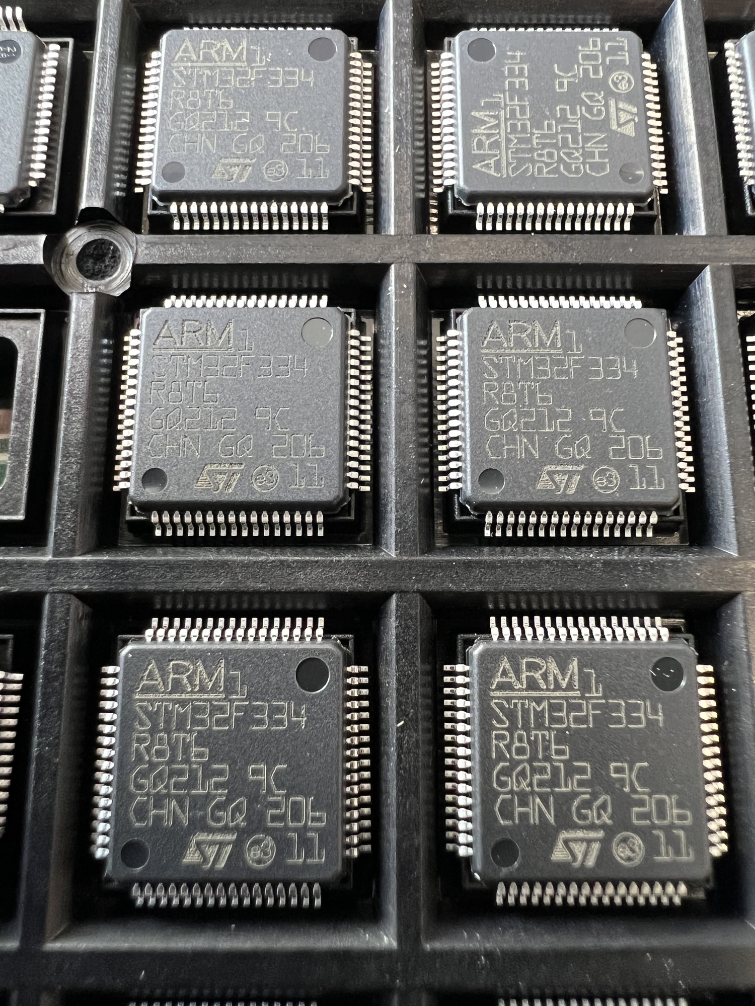 Микросхема STM32F334R8T6 (LQFP64)