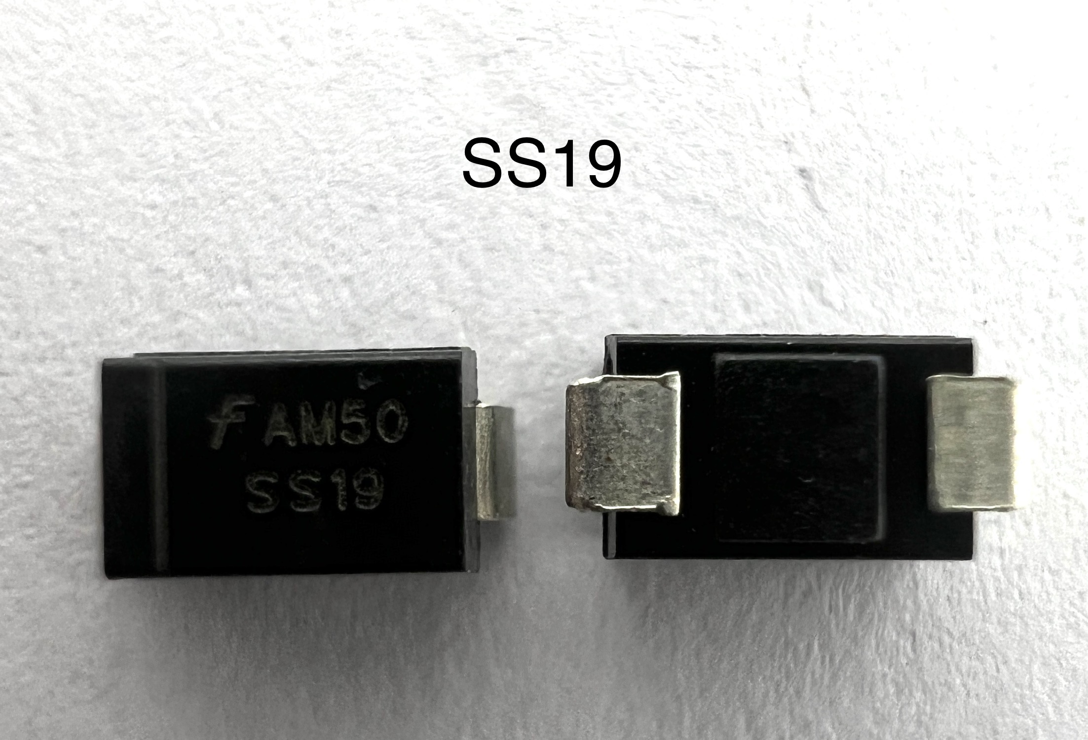 Диод SS19 (SK19) (1 А 90 В) SMA