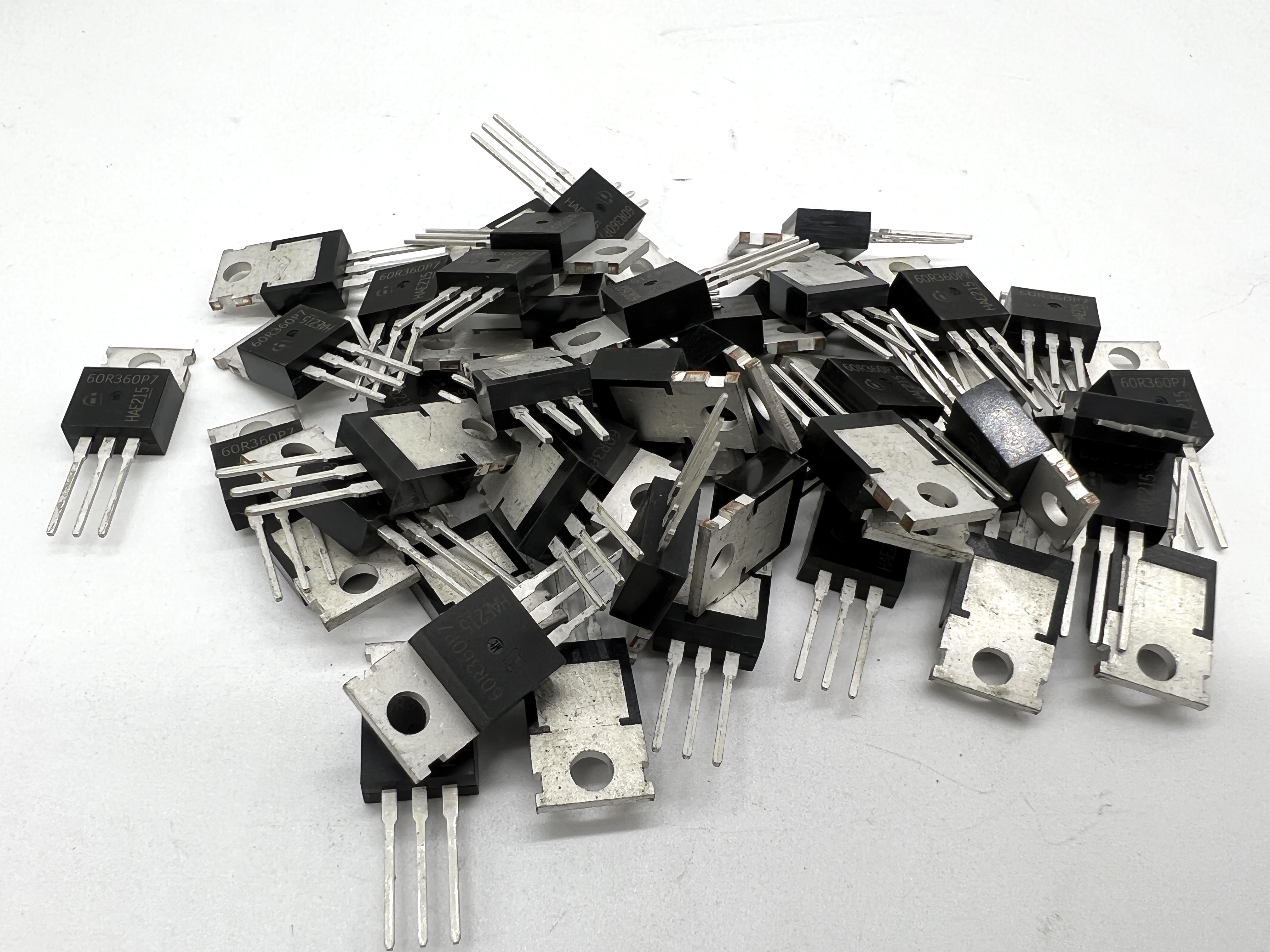 Транзистор IPP60R360P7 (TO-220) 60S360P7