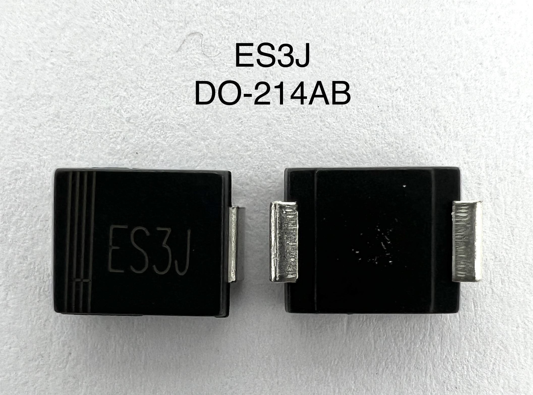 Диод ES3J (DO-214AB) SMC 600 В 3 А