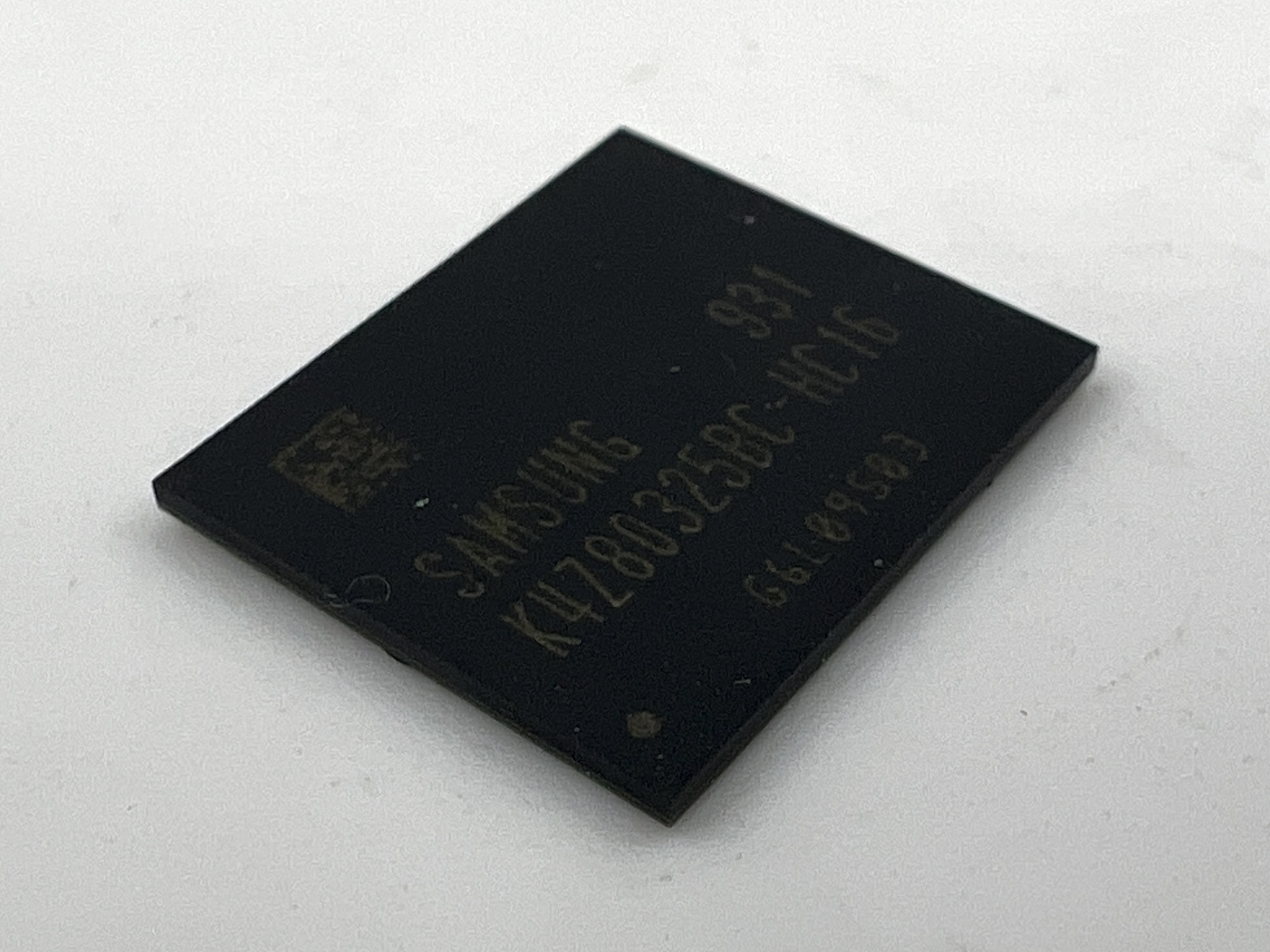 Микросхема K4Z80325BC-HC16 ref