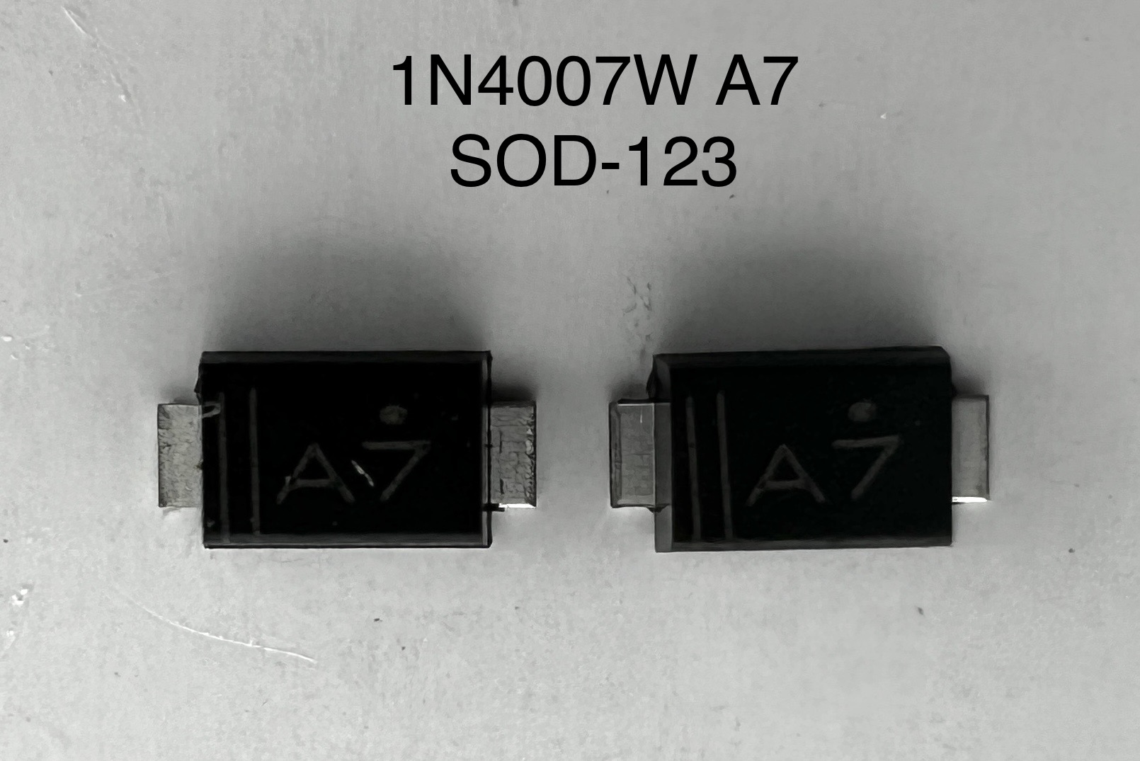 Диод 1N4007W A7 (SOD-123)