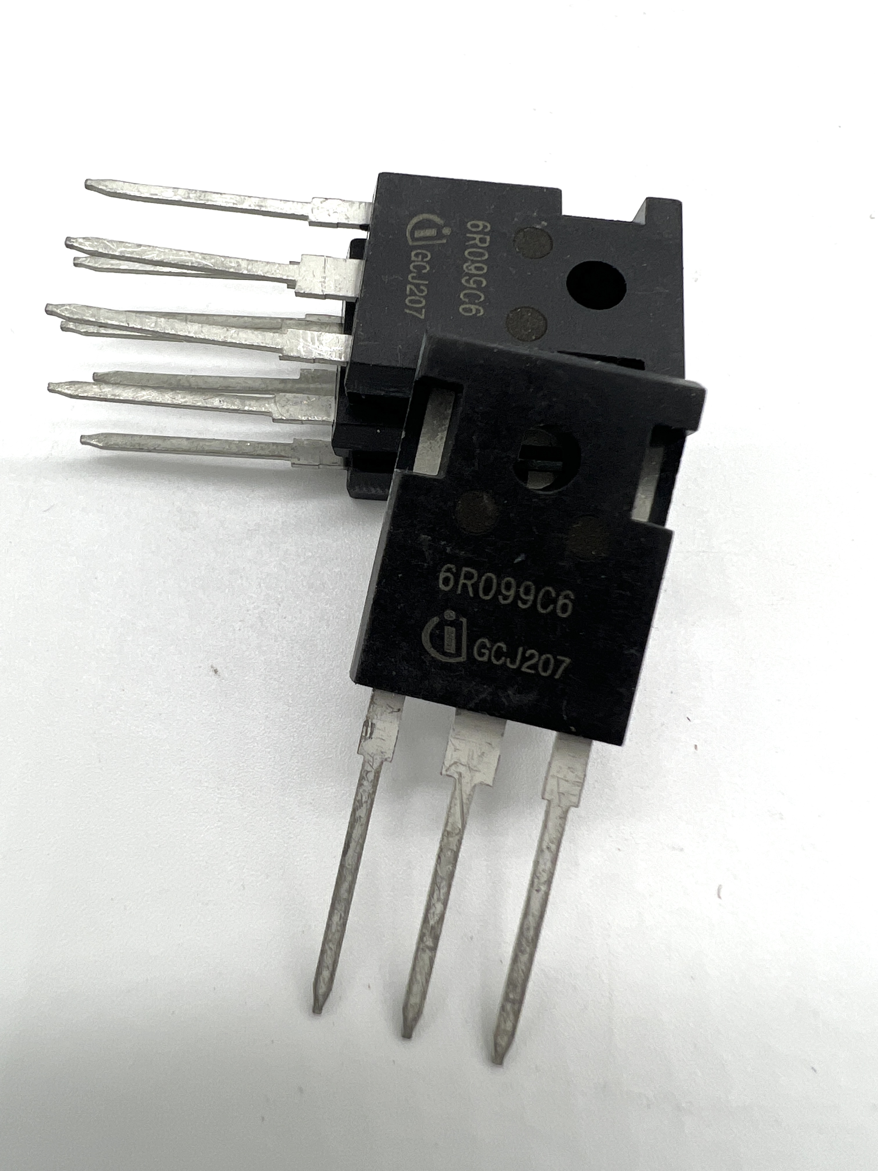 Транзистор IPW60R099C6 (TO-247) 6R099C6