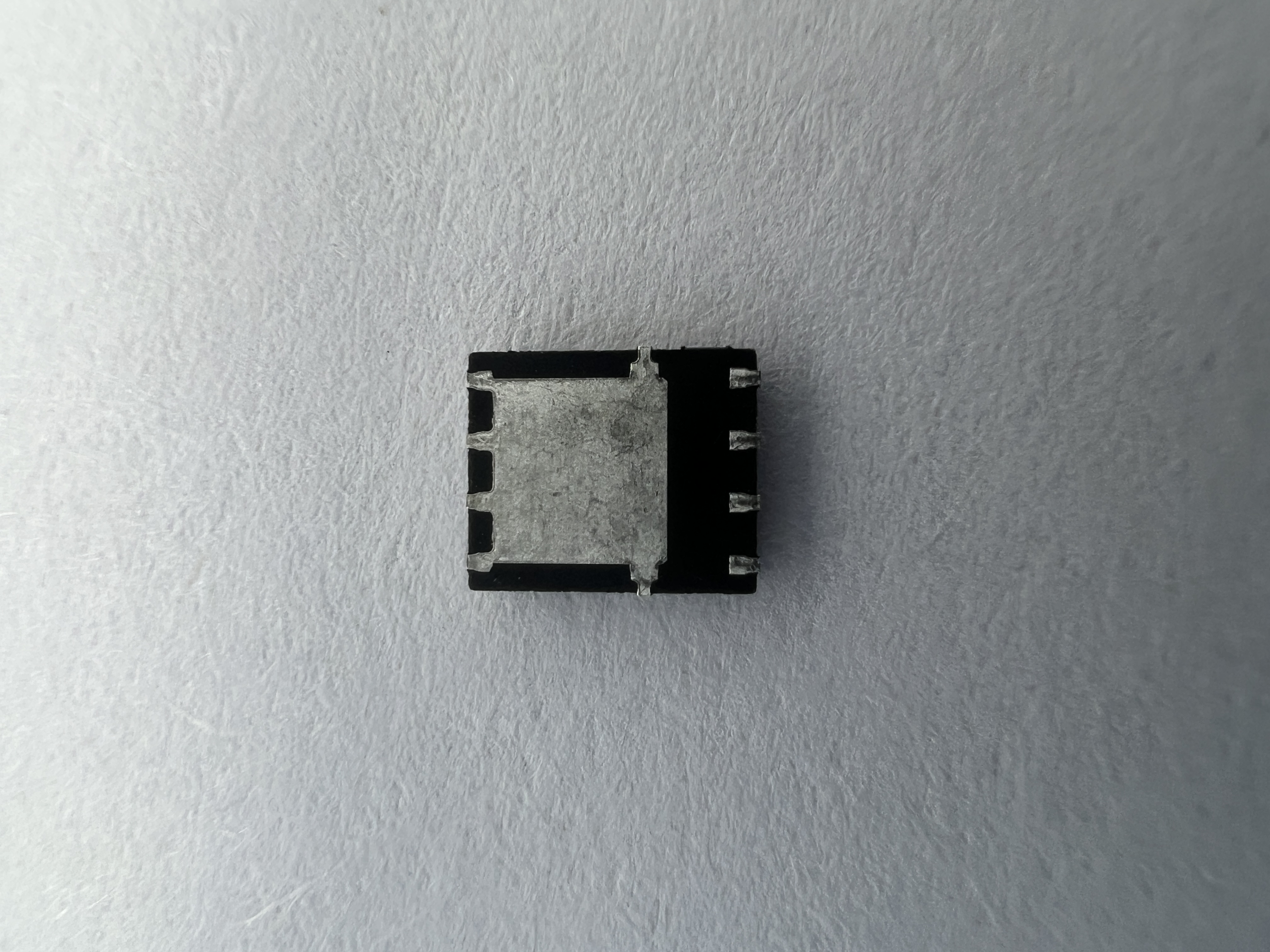 Транзистор IRFH5300TRPBF (QFN-8)