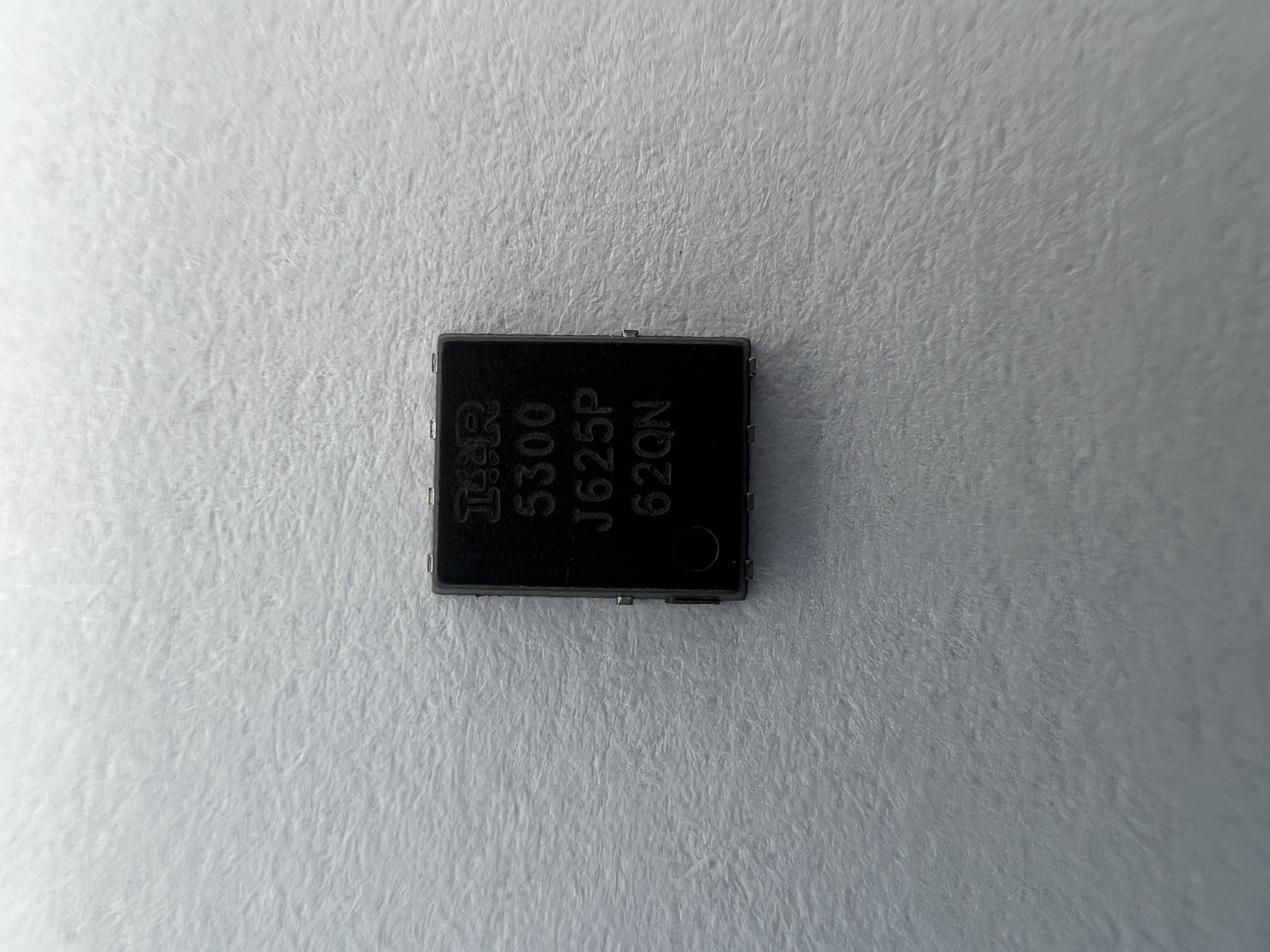 Транзистор IRFH5300TRPBF (QFN-8)