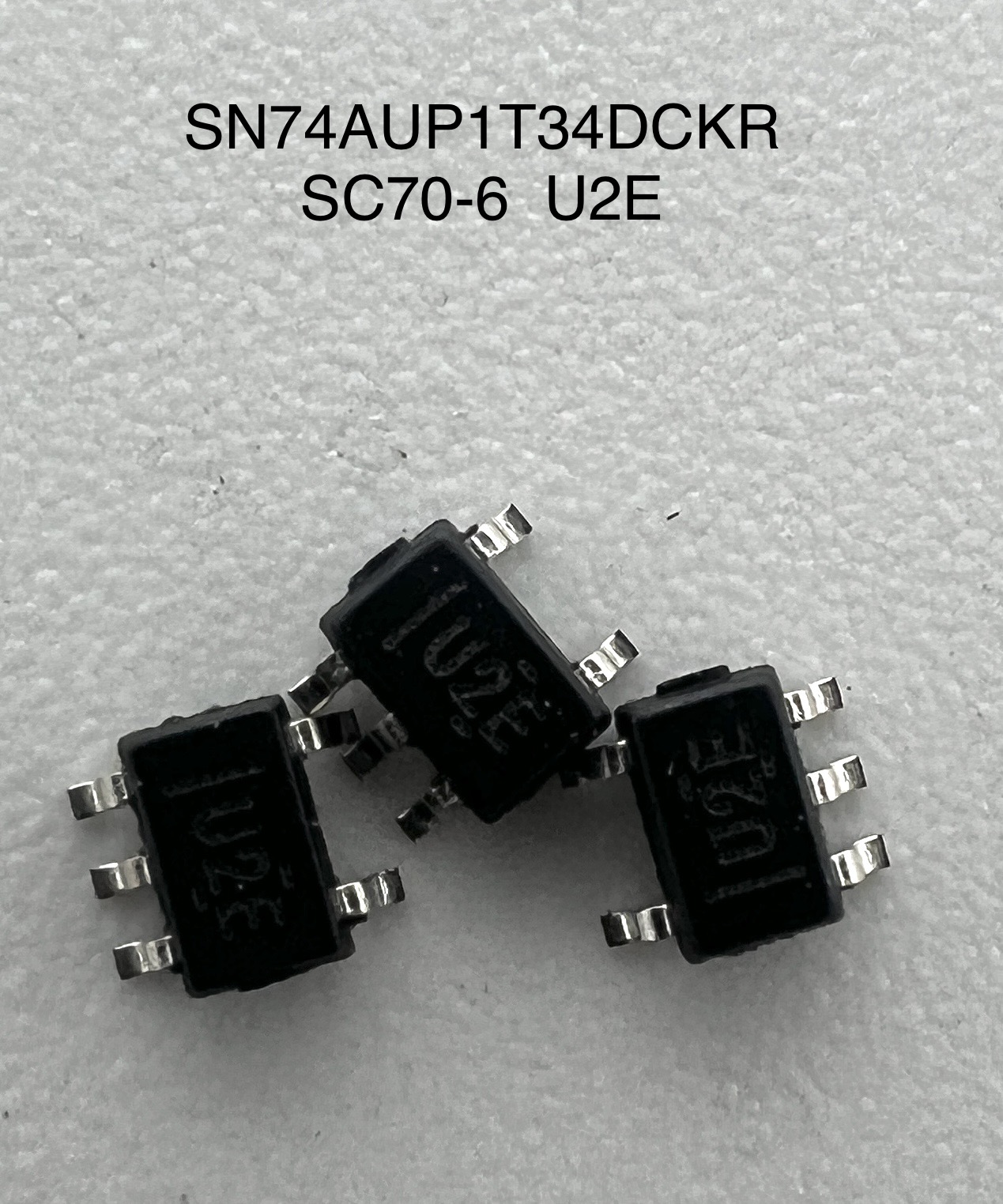 Микросхема SN74AUP1T34DCKR (SC70-5) U2E