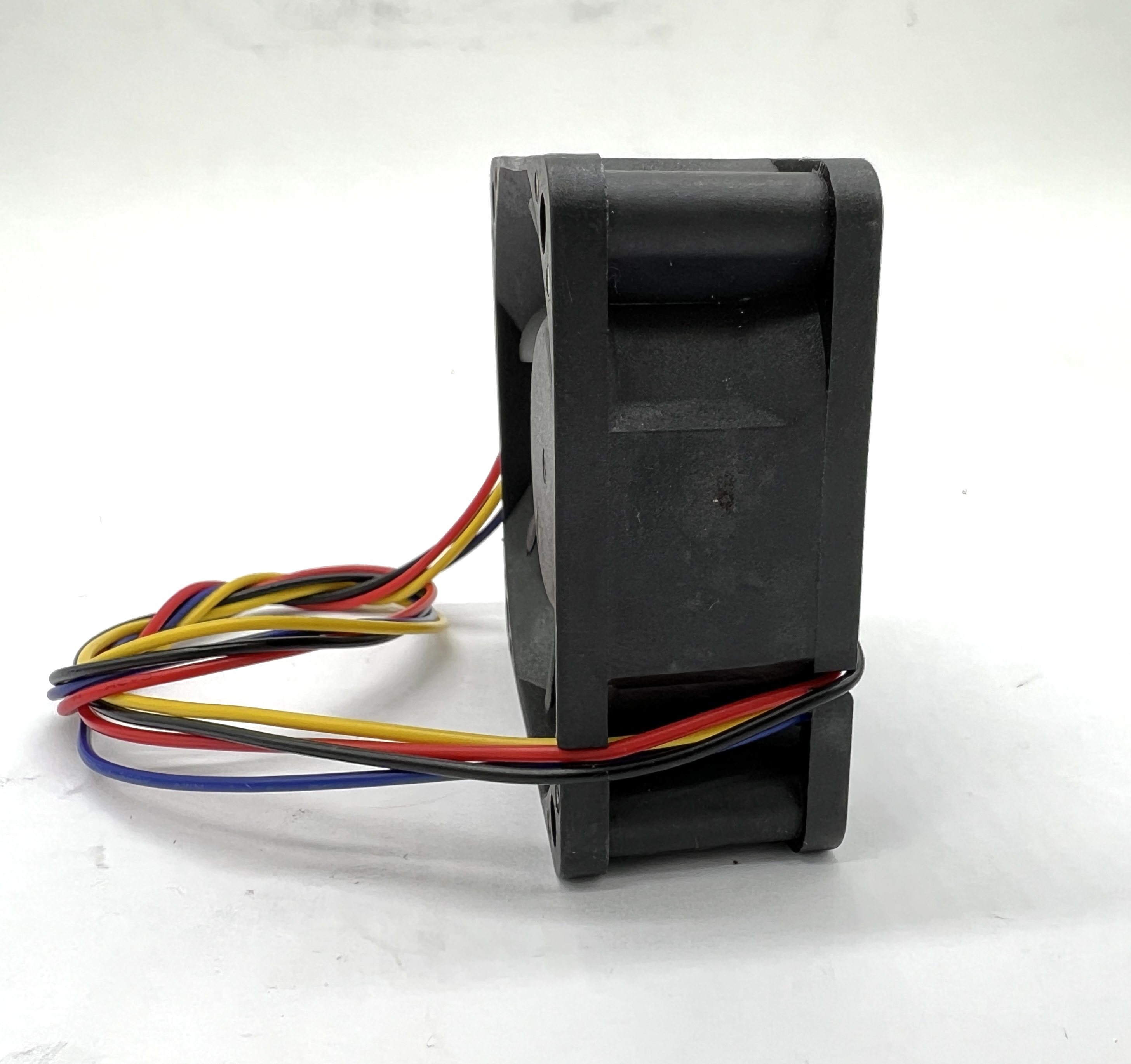 Кулер 60×60×25 мм, 4pin, DC12V, 1,4 А, model: DZ06038B12UG
