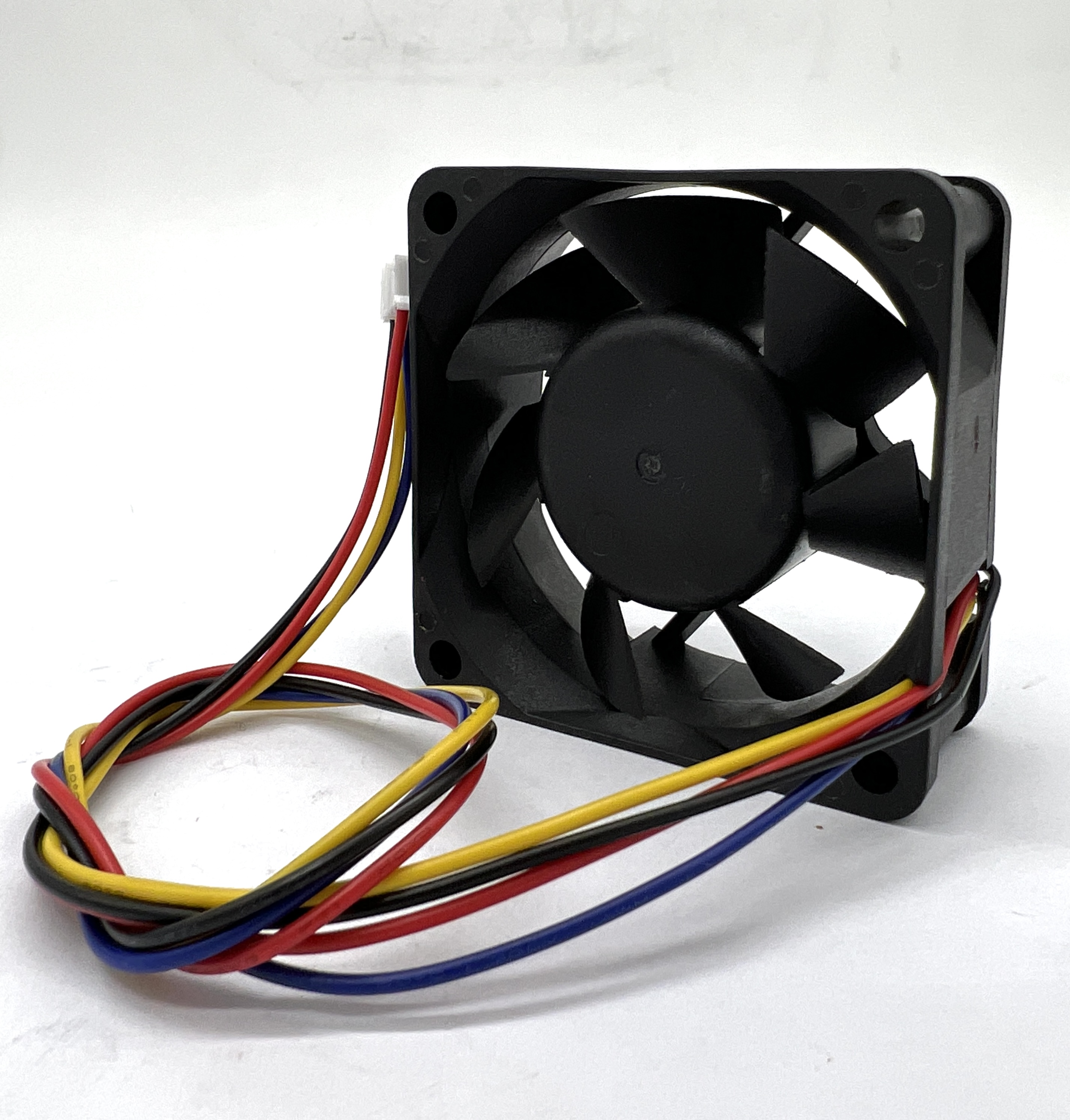 Кулер 60×60×25 мм, 4pin, DC12V, 1,4 А, model: DZ06038B12UG