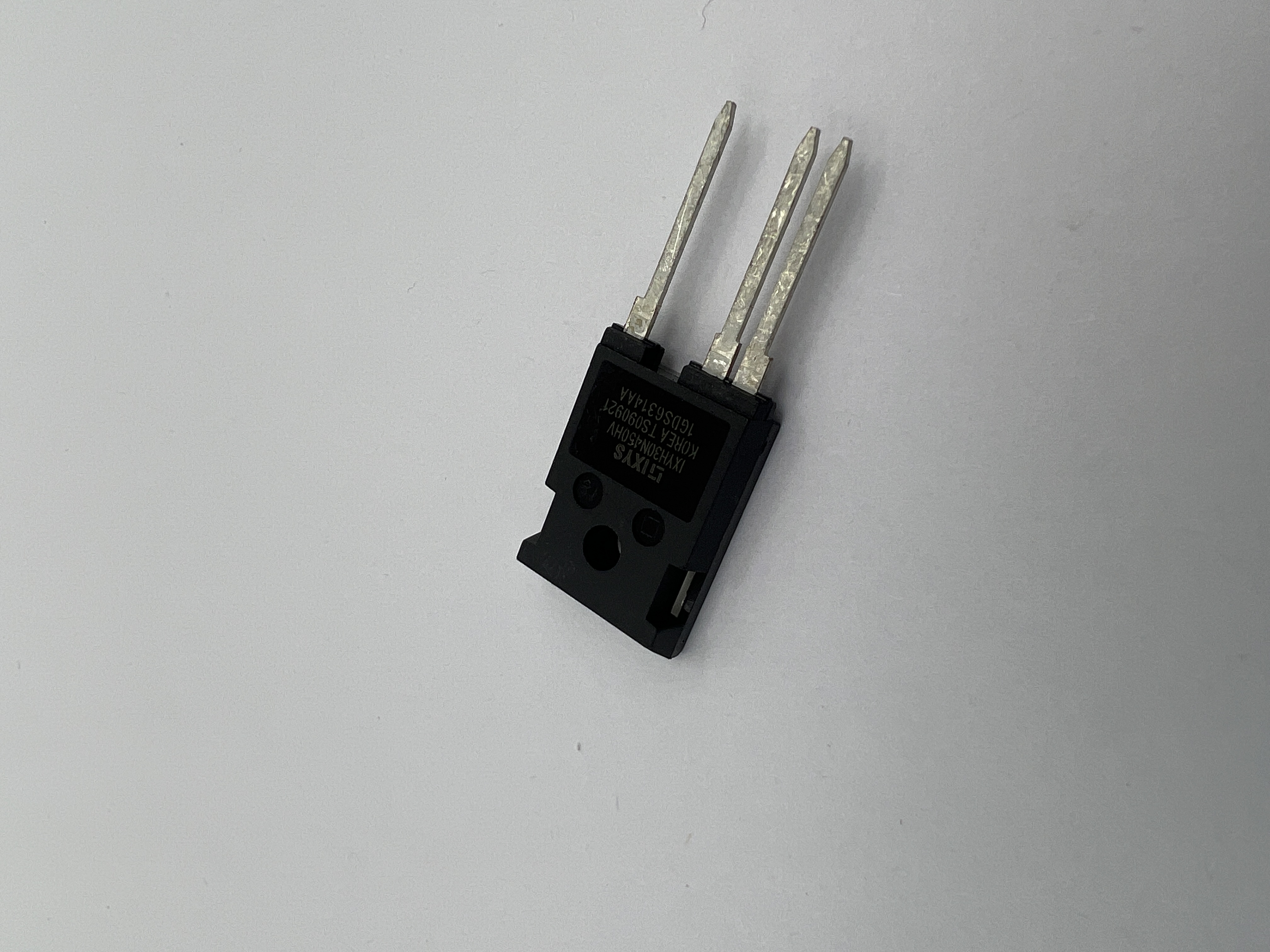 Транзистор IXYH30N450HV (TO-247HV) 4500 В 60 А