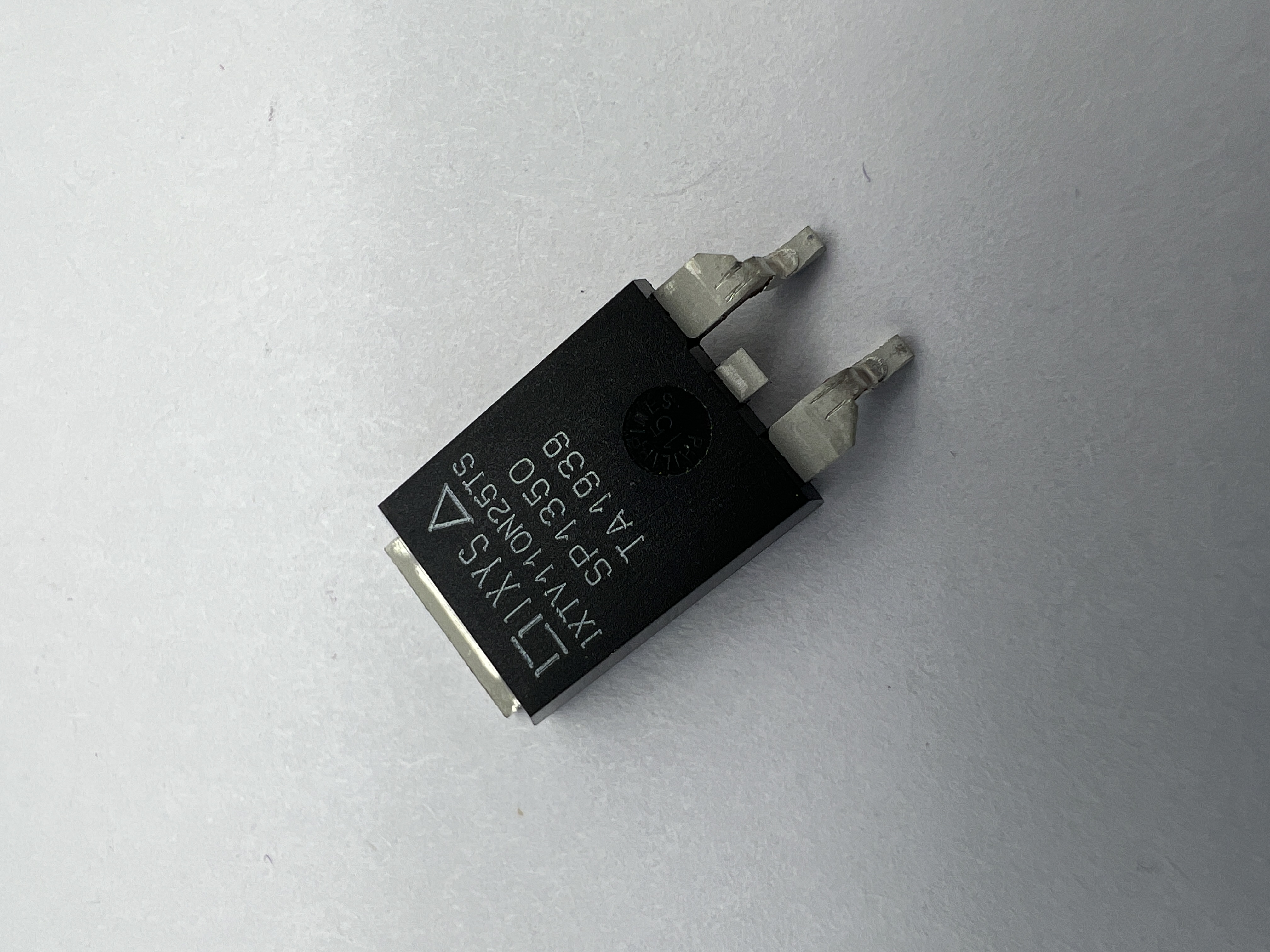 Транзистор IXTV110N25TS (PLUS-220)