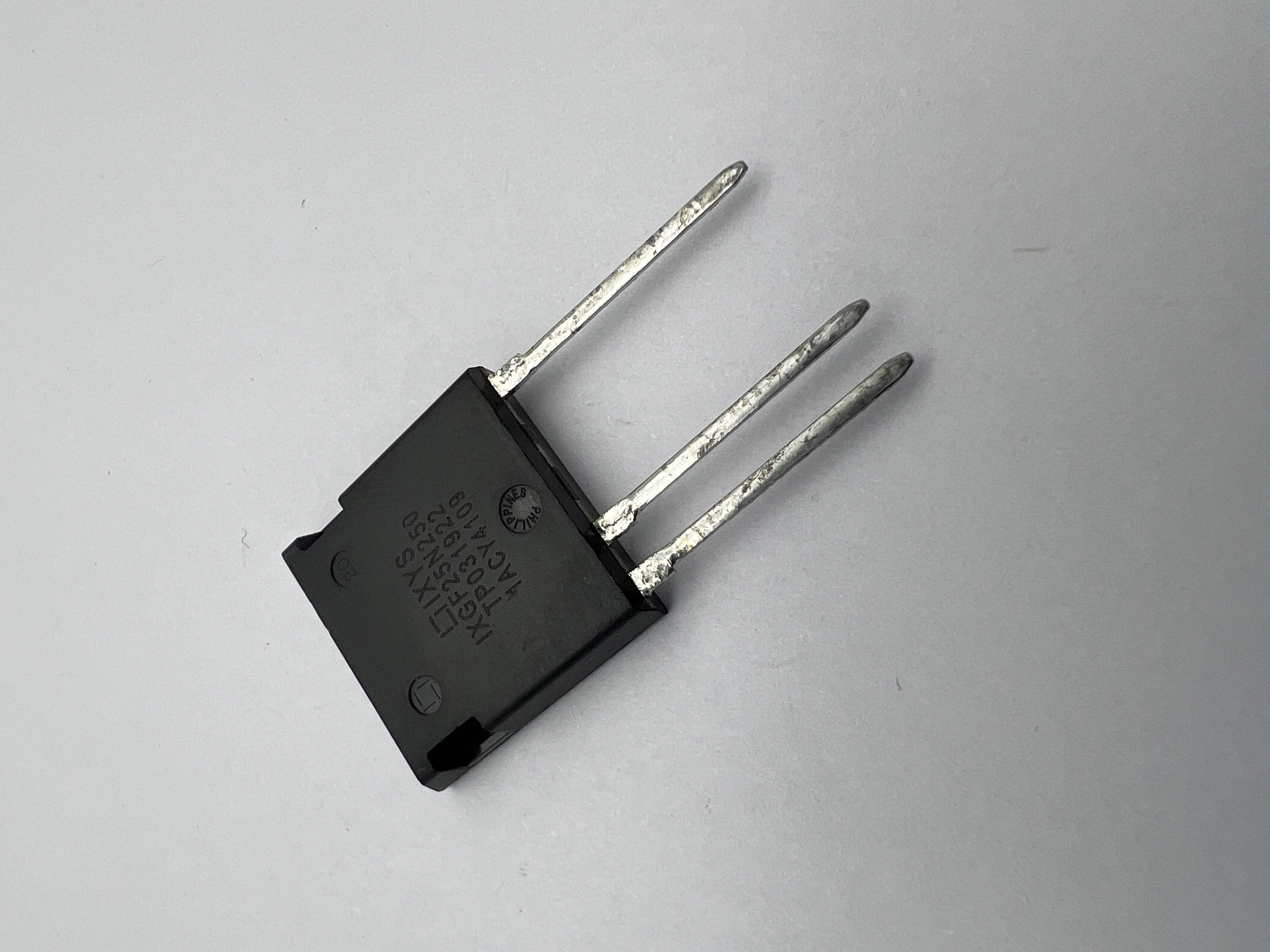 Транзистор IXGF25N250 (ISOPLUS i4-Pak)