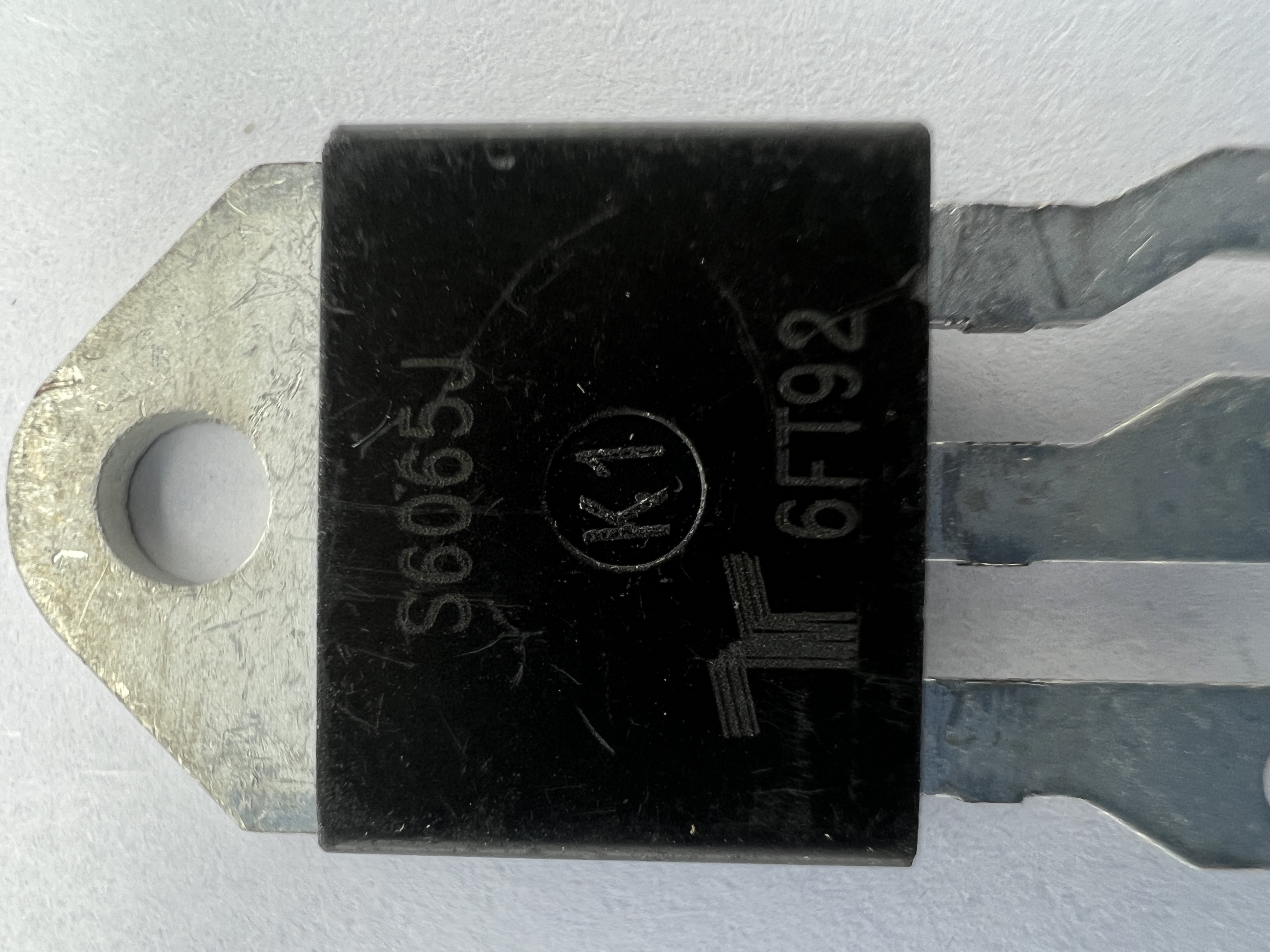 Транзистор S6065J (TO-218)