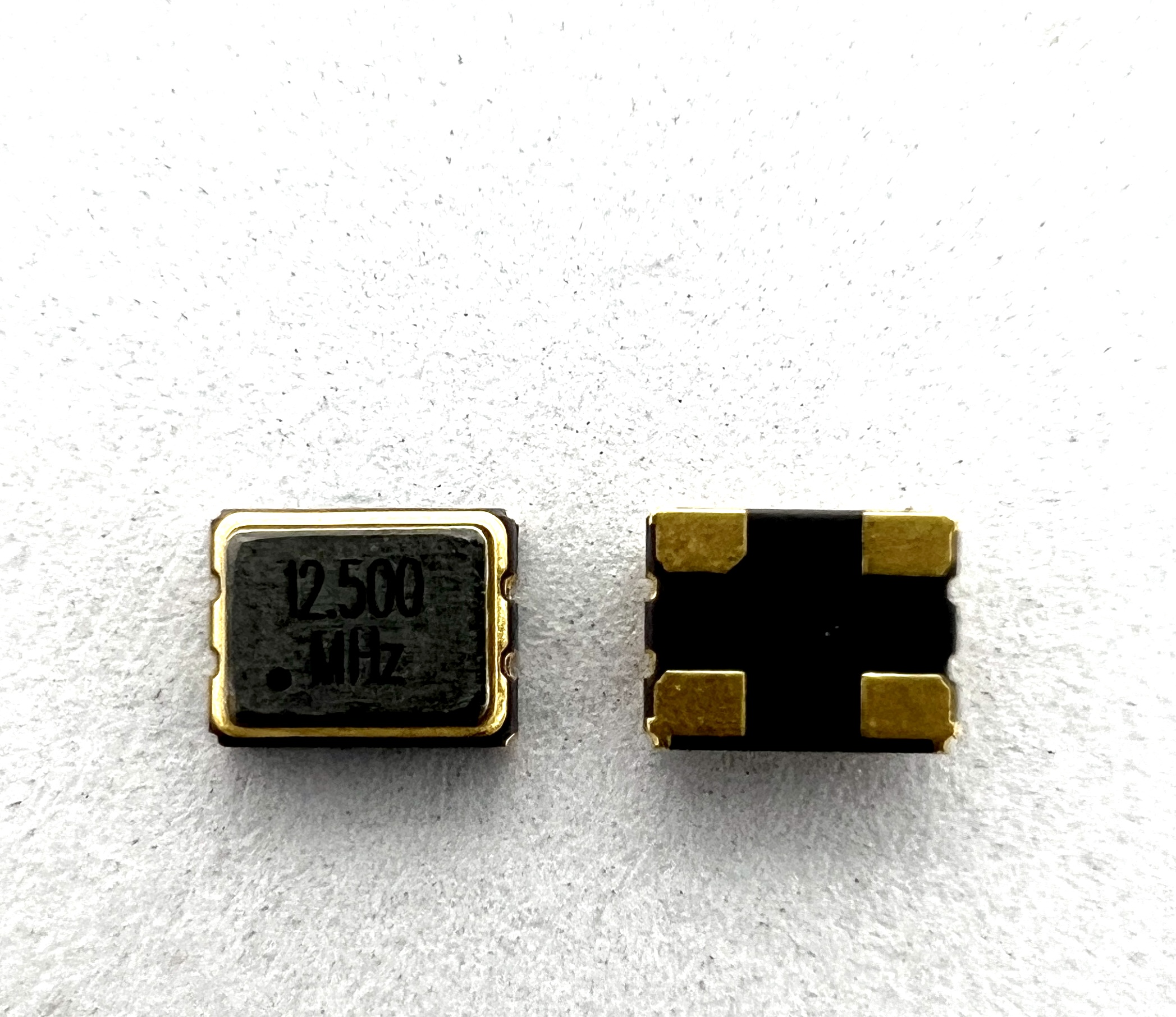 Кварцевый резонатор 12,5 МГц SMD03225C4