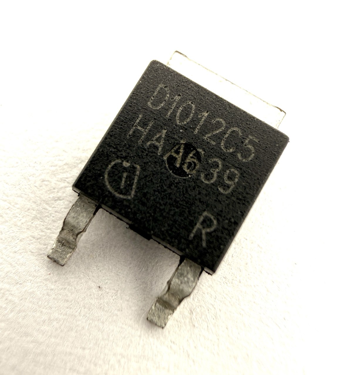 Диод IDM10G120C5 (PG-TO252-2) D1012C5 1200 В, 10 А