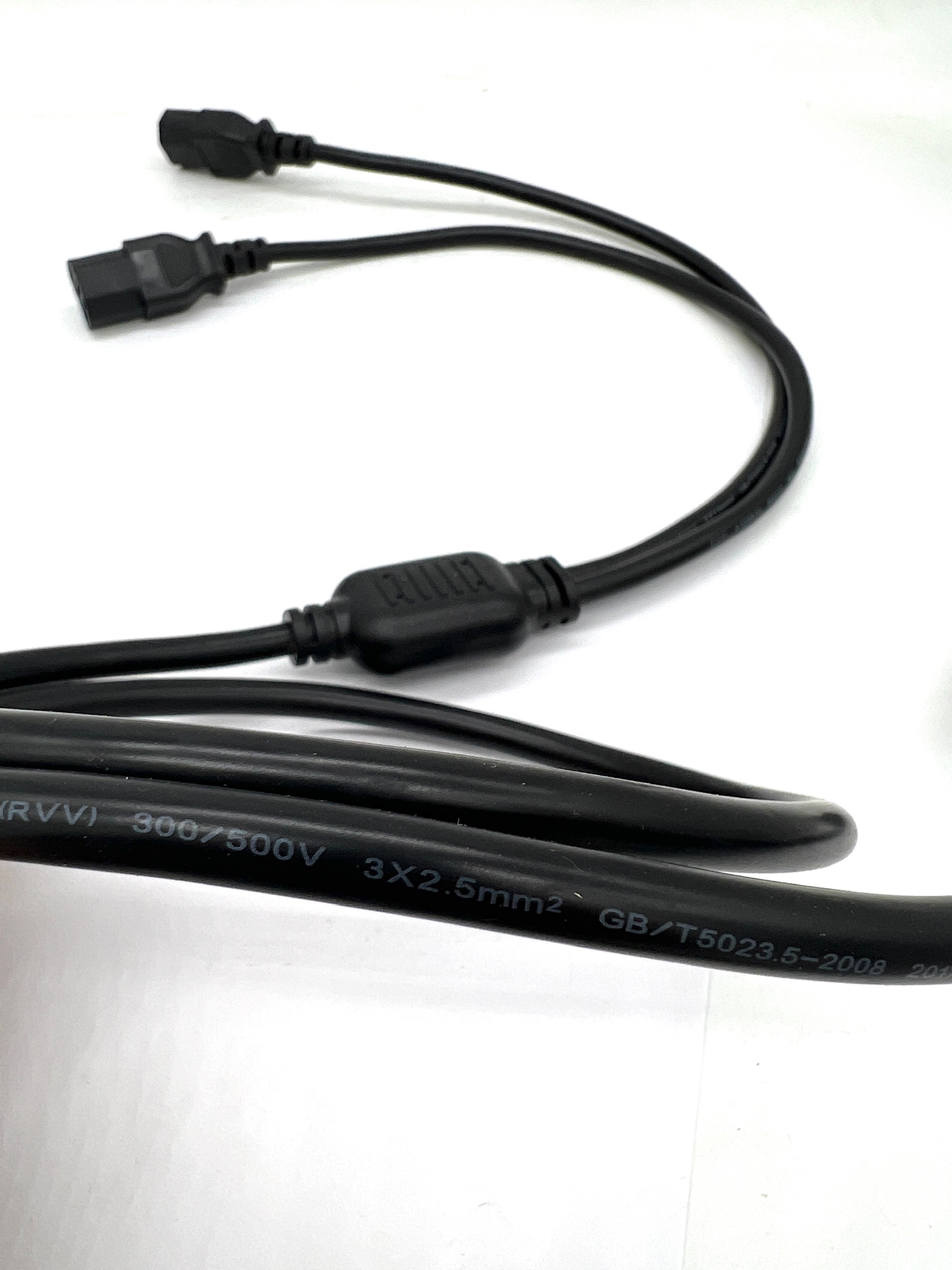 Кабель питания S22 3х2,5+2xC13 3х1,0 16А, 1,39 м
