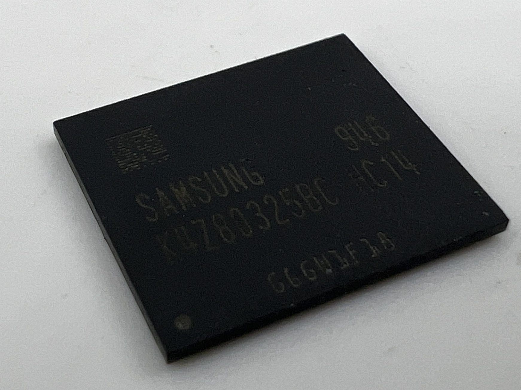 Микросхема K4Z80325BC-HC14 ref