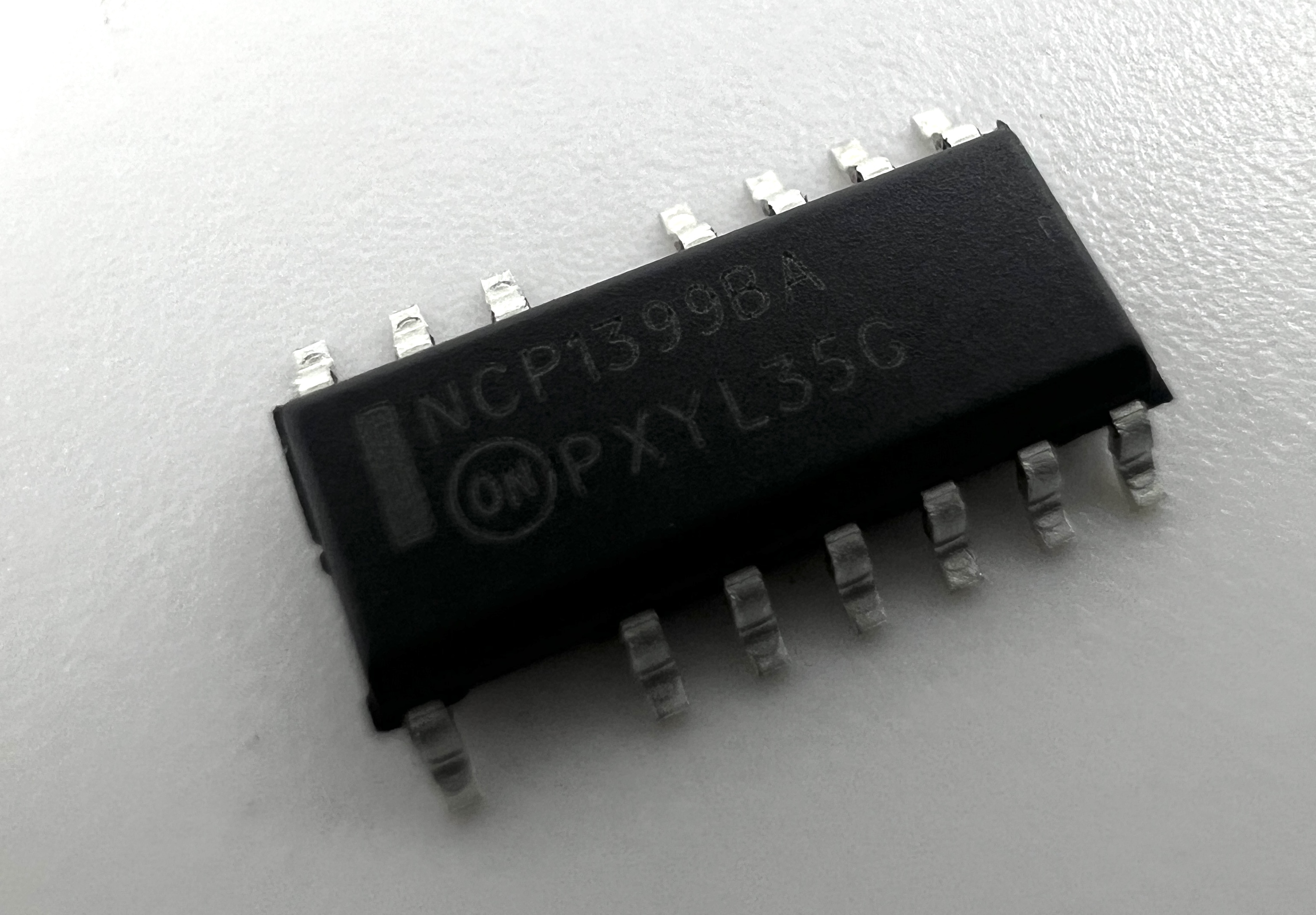 Микросхема NCP1399BA (SOIC-16)