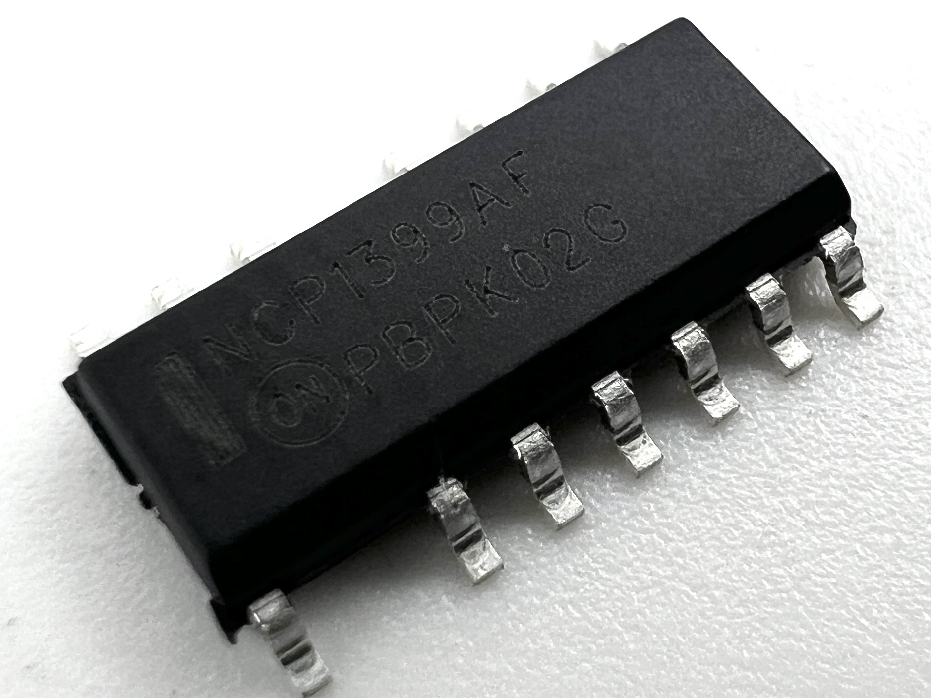 Микросхема NCP1399AF (SOIC-16)