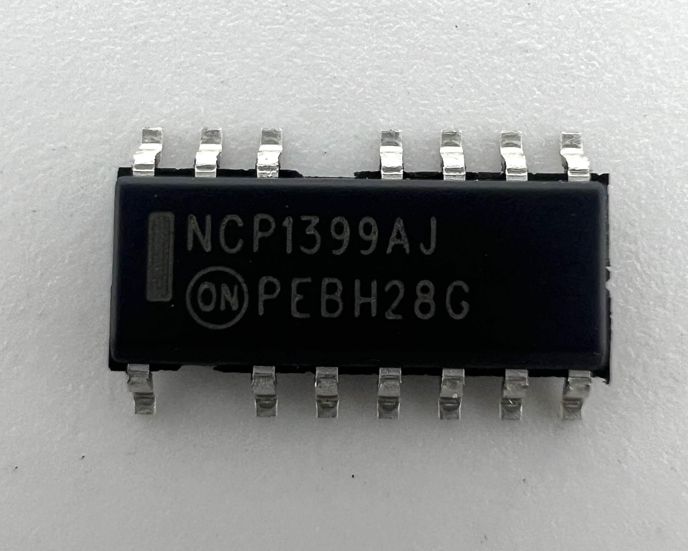 Микросхема NCP1399AJ (SOIC-16)