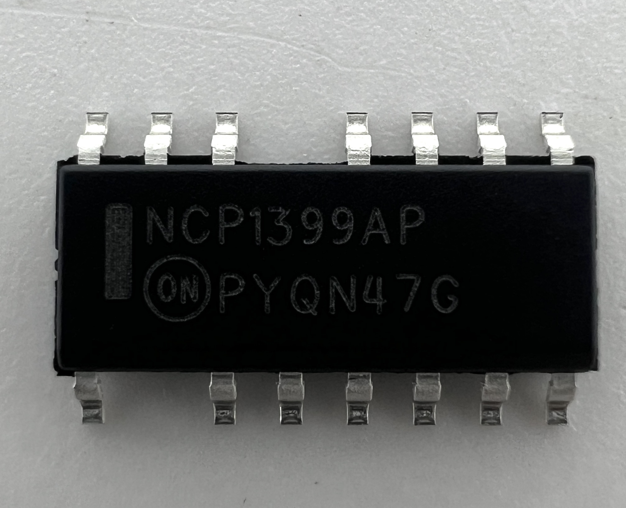 Микросхема NCP1399AP (SOIC-16)