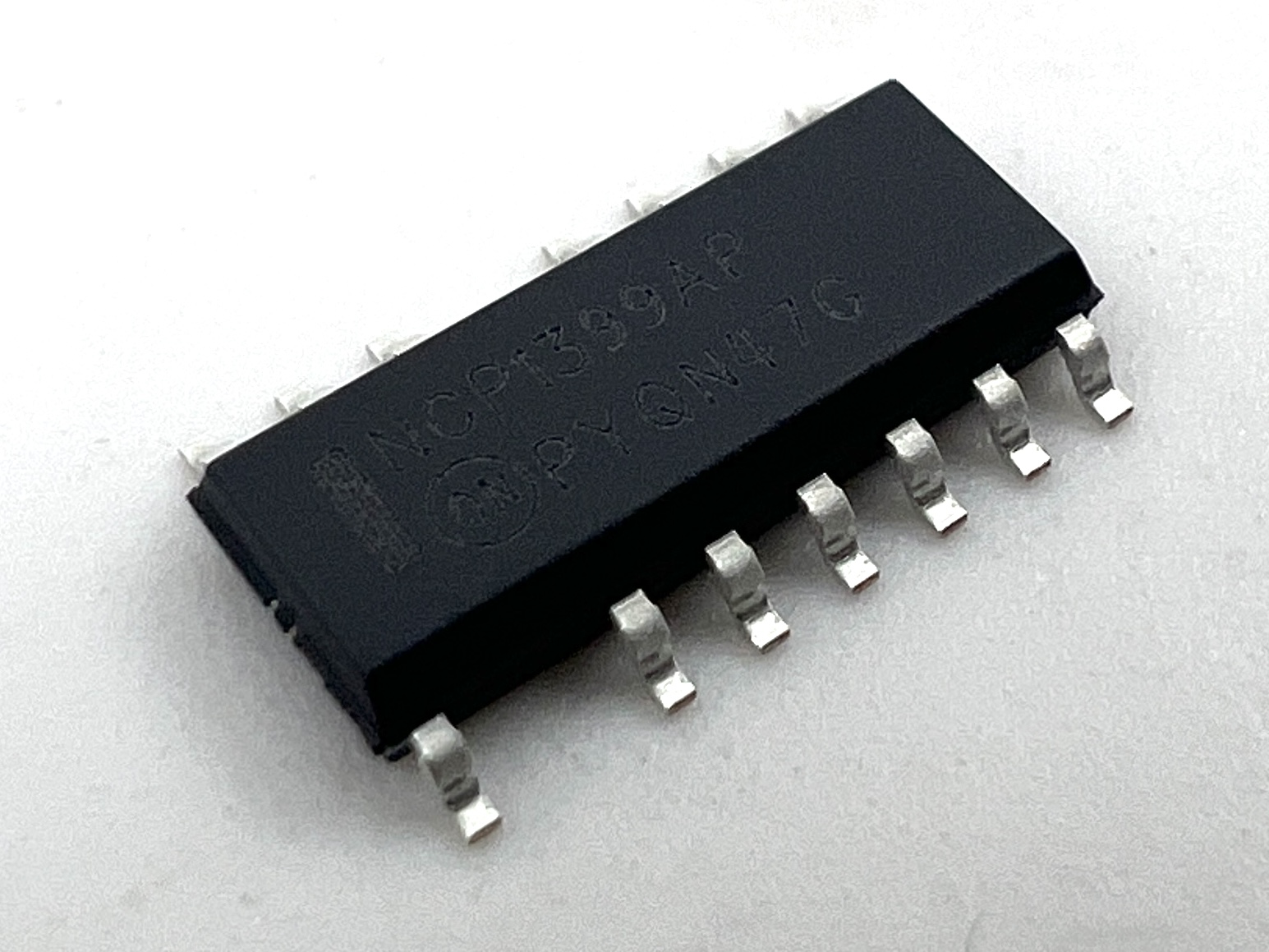 Микросхема NCP1399AP (SOIC-16)