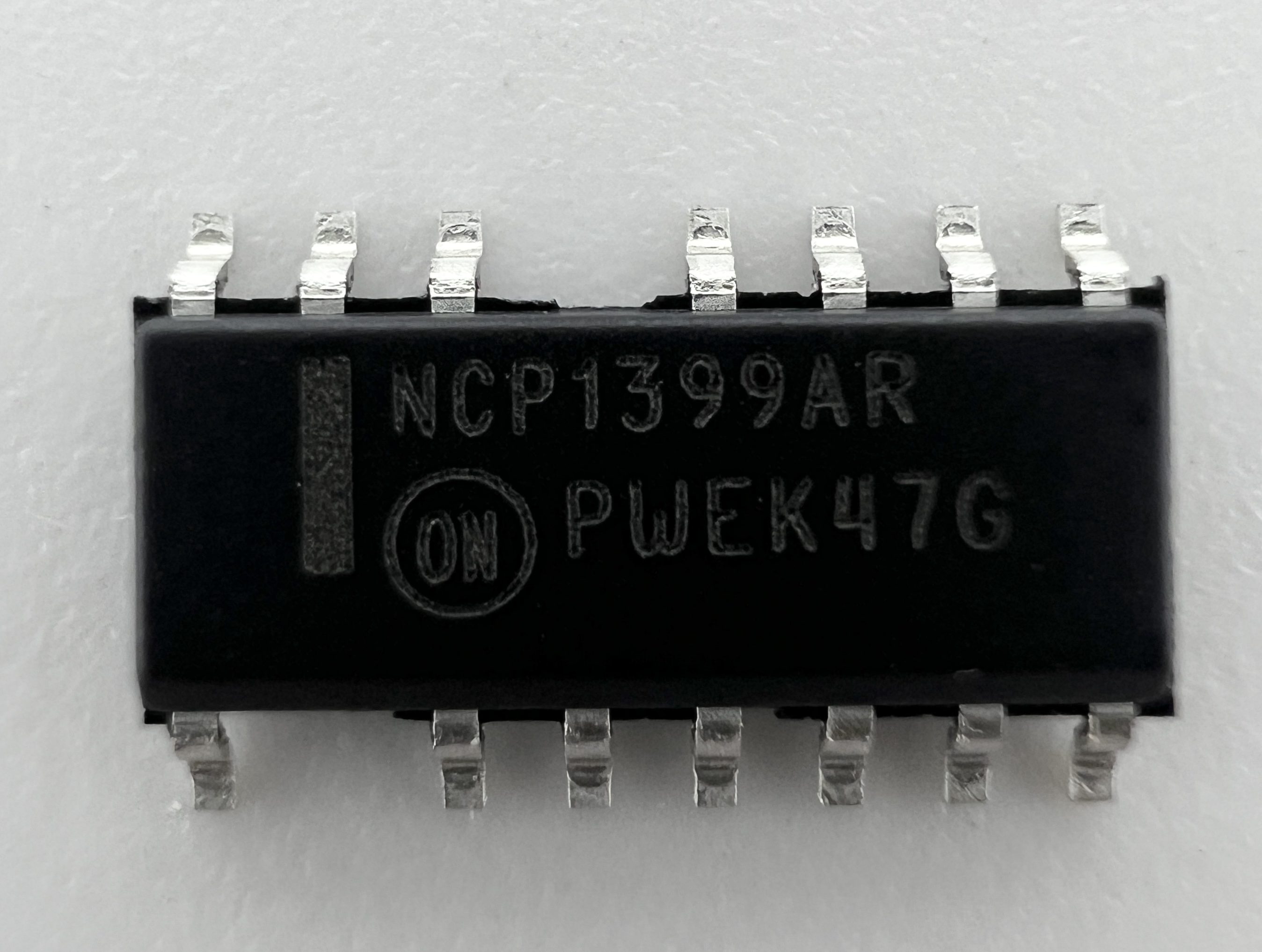 Микросхема NCP1399AR (SOIC-16)
