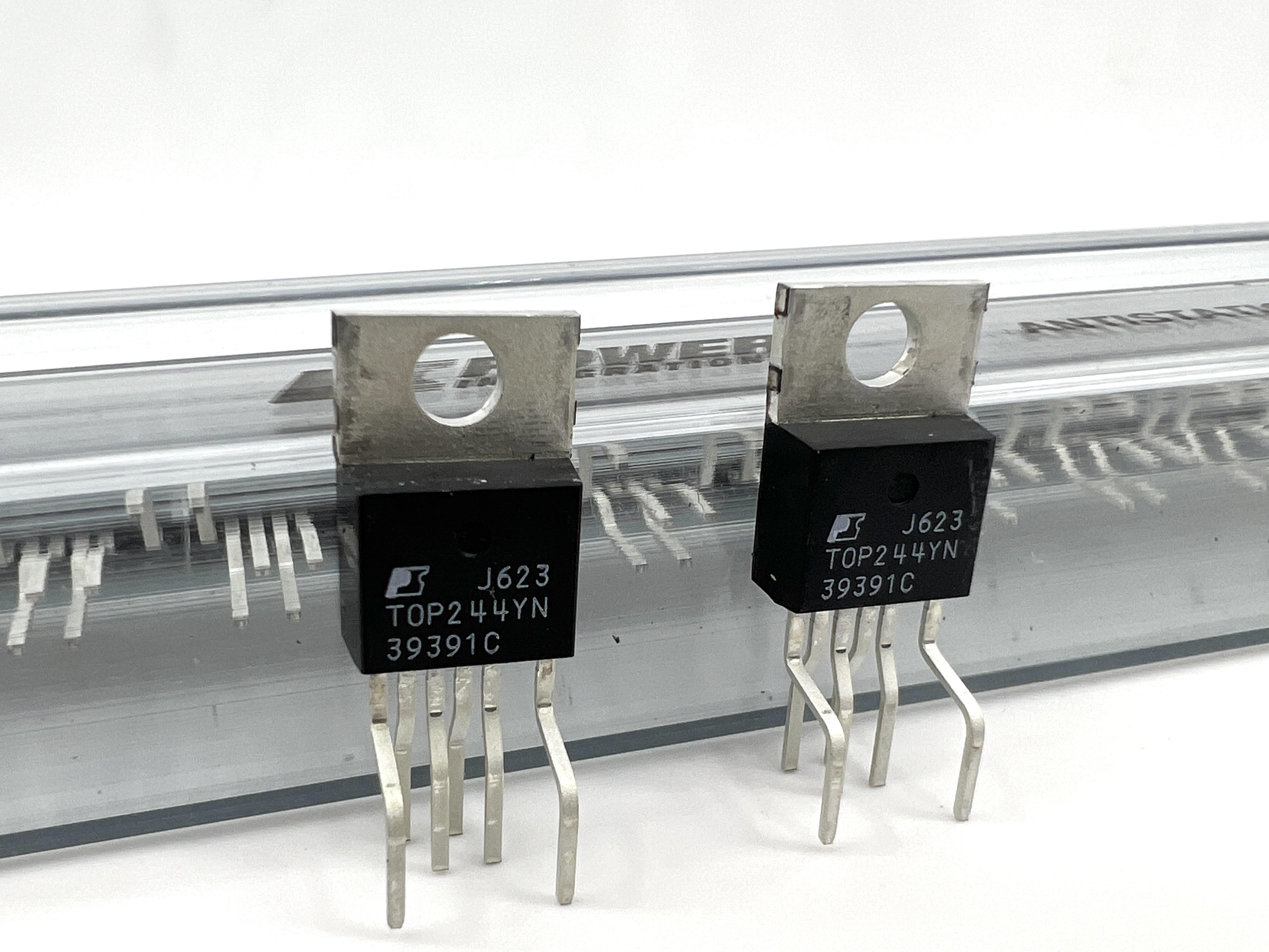 Микросхема TOP244YN (TO-220-7C)