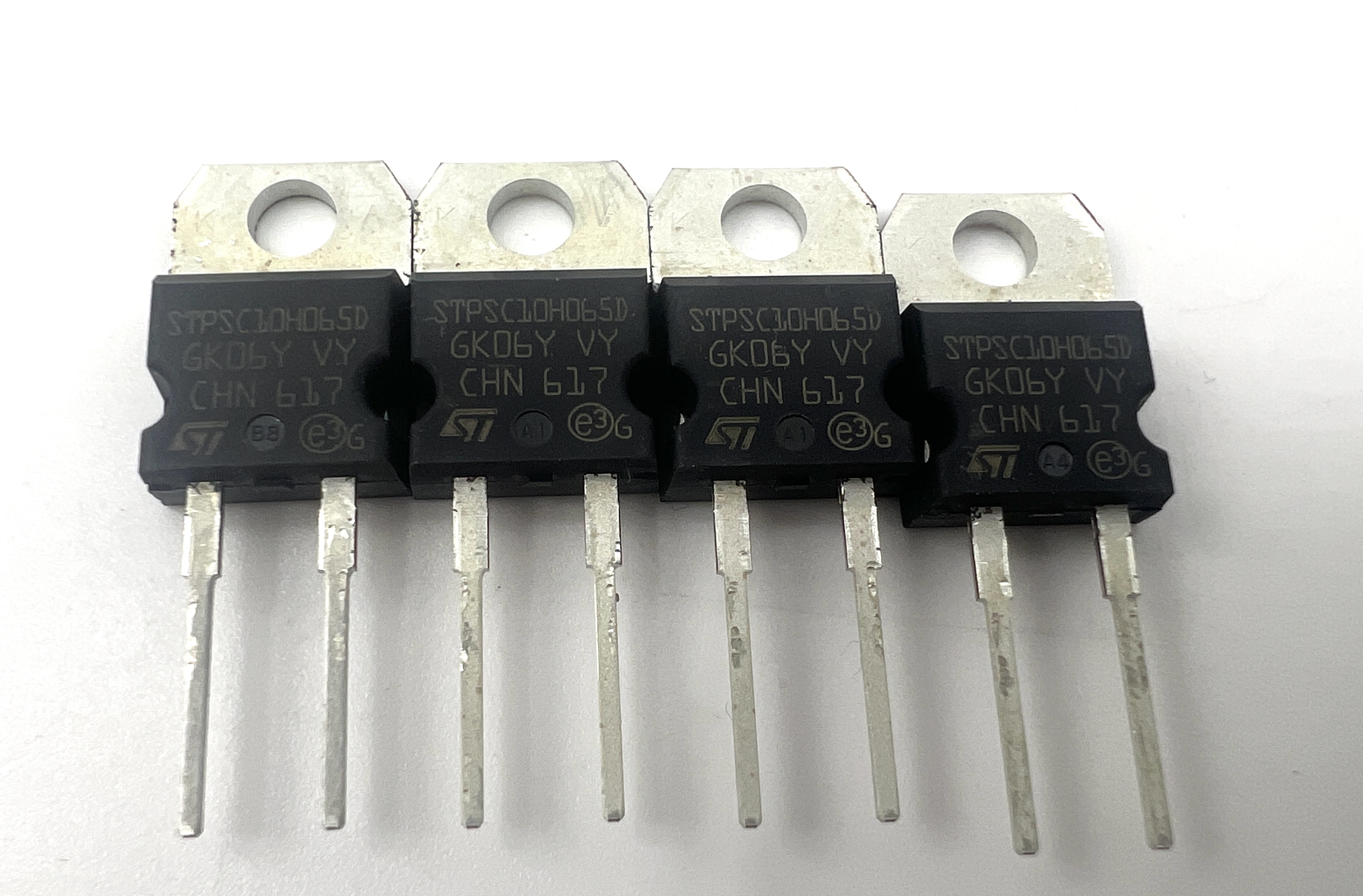 Диод STPSC10H065 (TO-220-2)