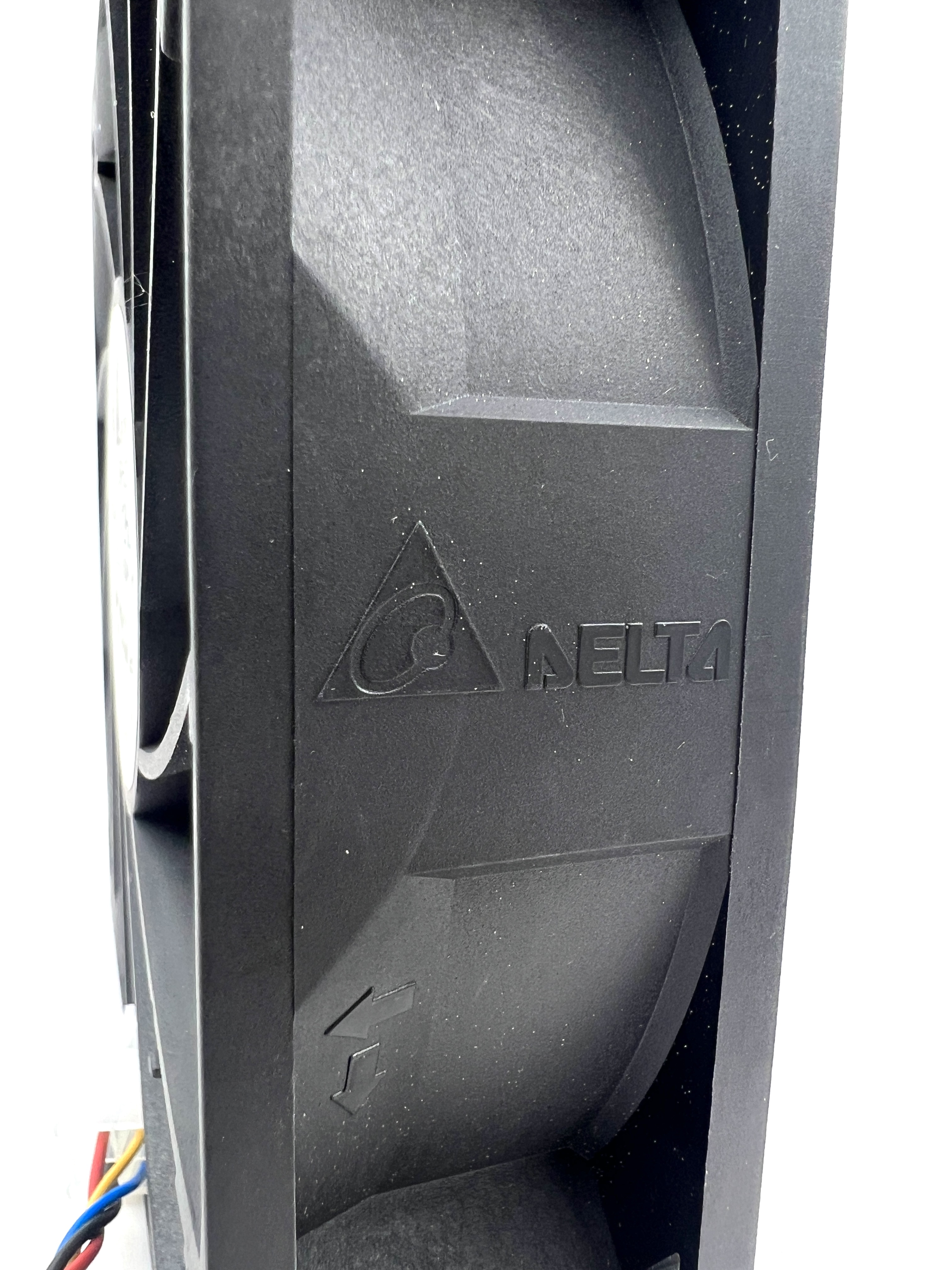 Кулер 140×140×38 мм, 7000 об., 12 В, 9,0 А, 4 pin., DELTA Mod: PFC1412YHE-01, BRUSHLESS Original