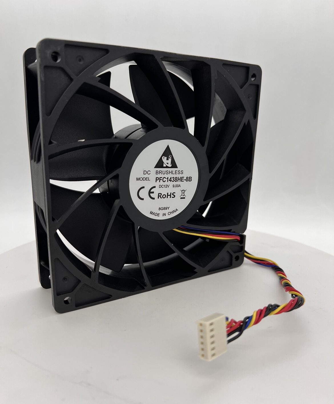 Кулер 140×140×38 мм, 7000 об., 12 В, 9,0 А, 6 pin., Whatsminer Mod: PFC1438YHE-8B, BRUSHLESS