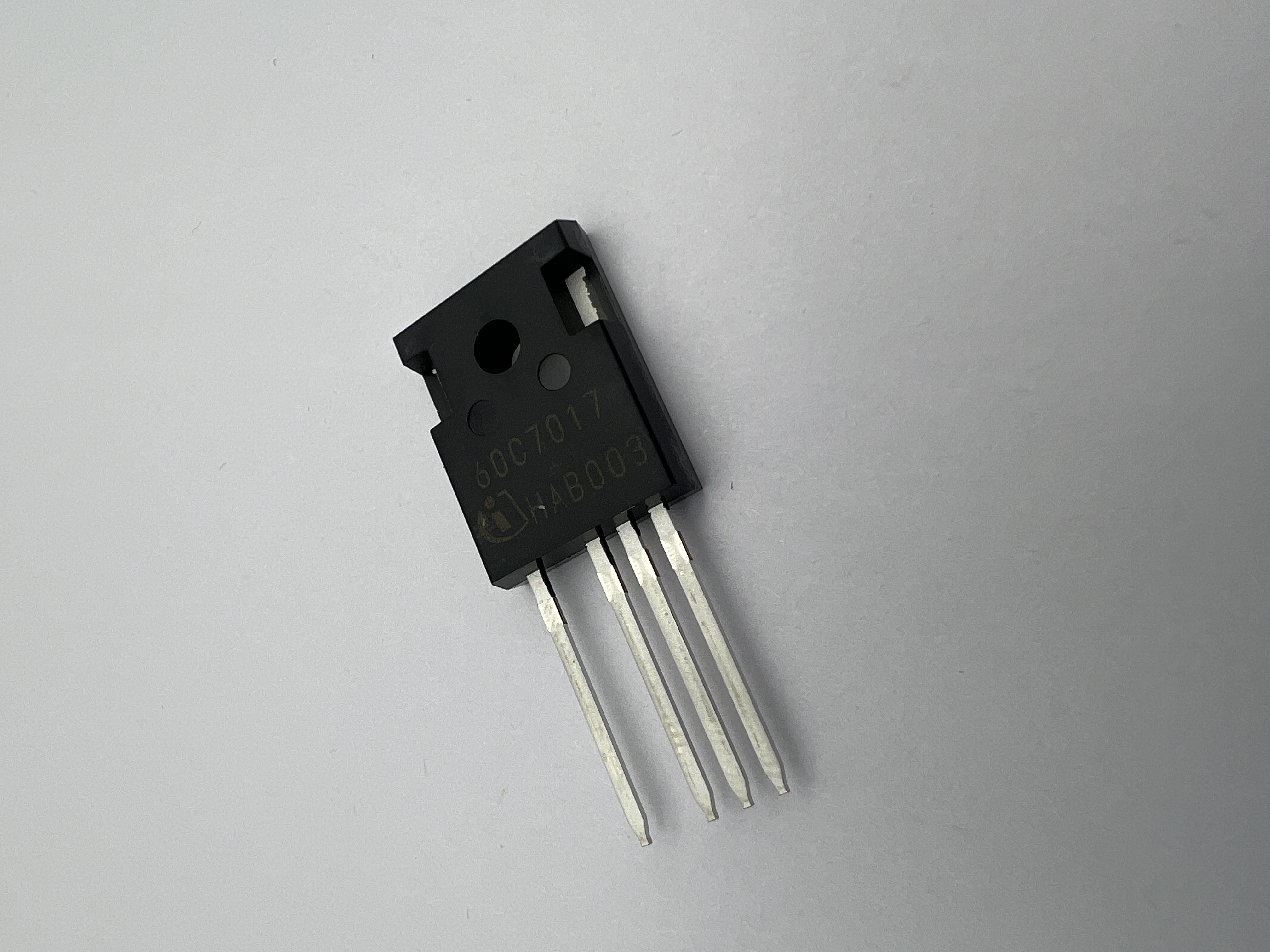 Транзистор IPZ60R017C7 (PG-TO 247-4) 60C7017