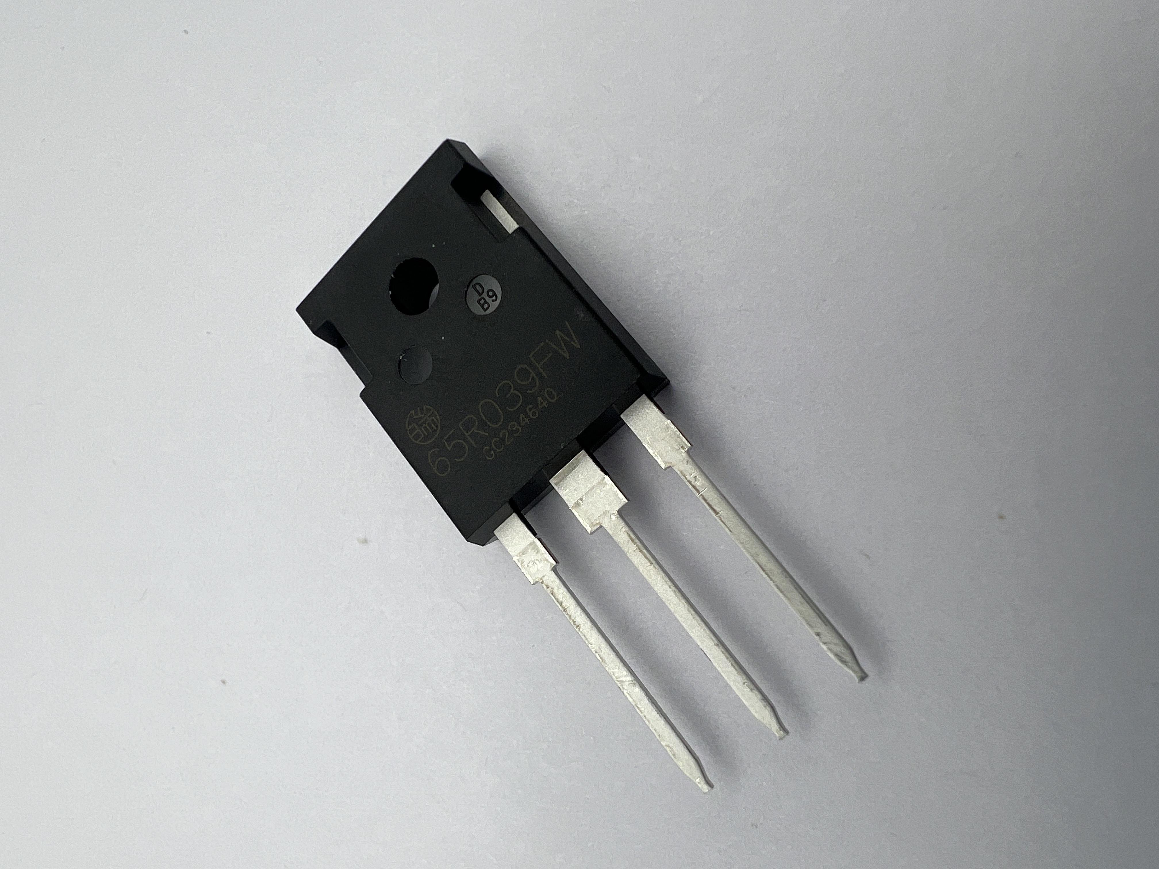 Транзистор HRM65R039FW (TO-247) 650 В, 120 А
