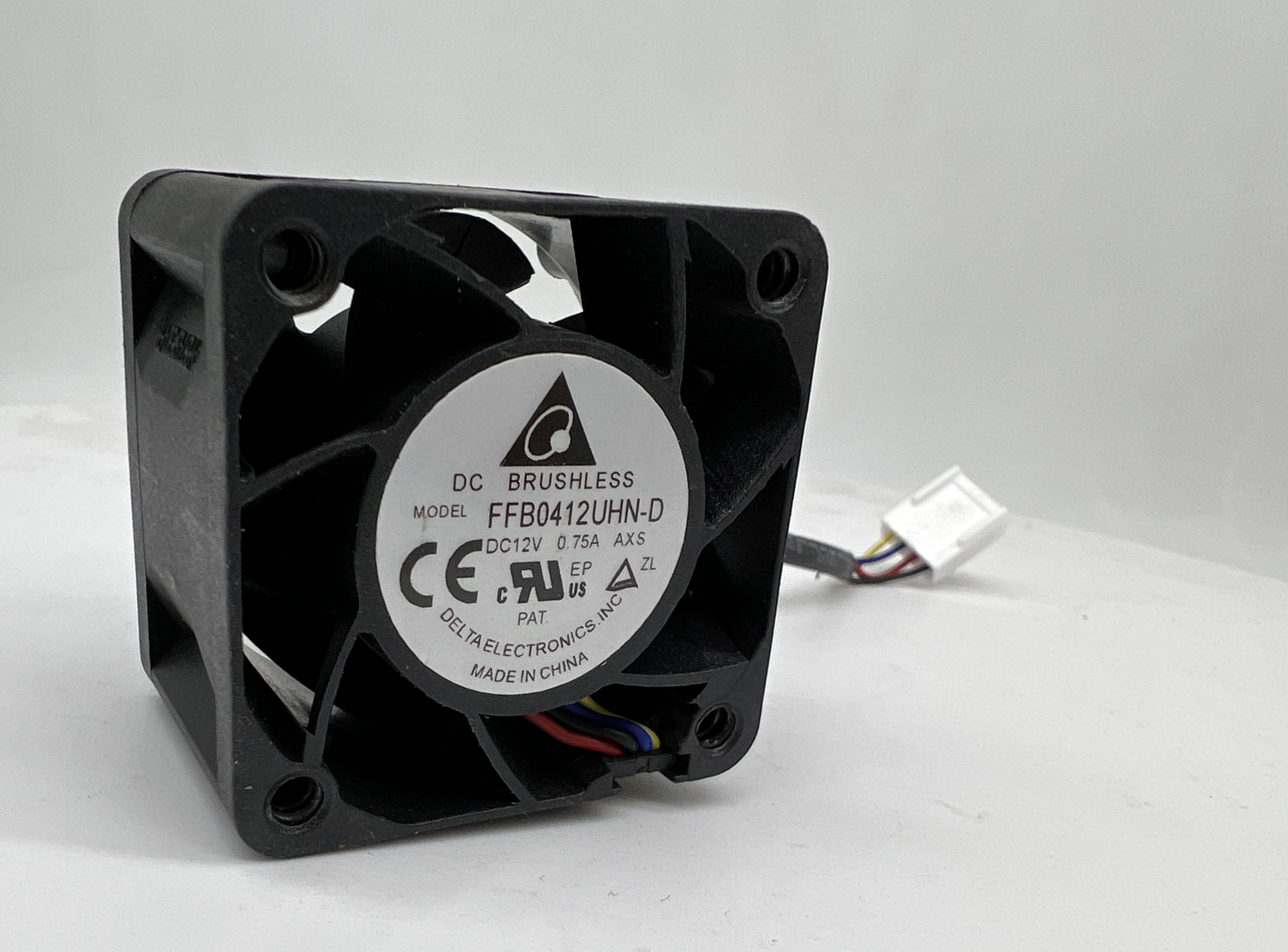 Кулер 40×40×28 мм, 18000 об., 12 В, 0,73 А, 4 pin , Mod: FFB0412UHN-D