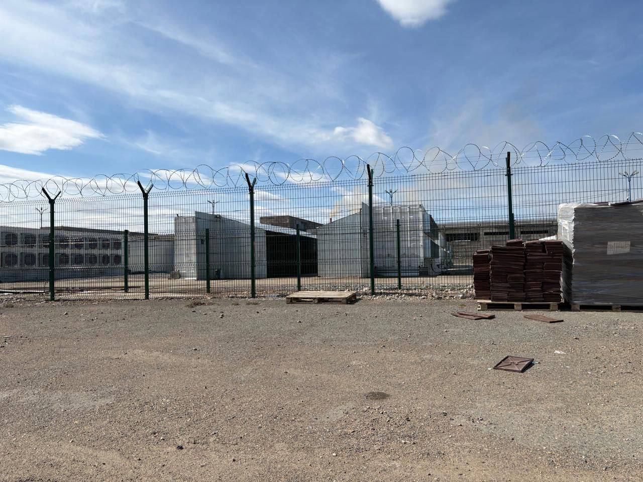 В Красноярском крае запретили незаконный майнинг на ферме в 30 тыс. кв. м Майнинг-ферма в Назарово. Источник:прокуратура Красноярского края