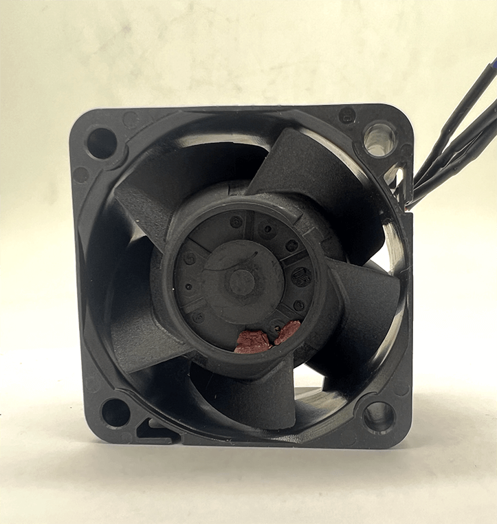 Кулер 40х40х28 мм 0,68A, 4 pin Nidec, Original W40S12BMF5-07T04 — изображение 3