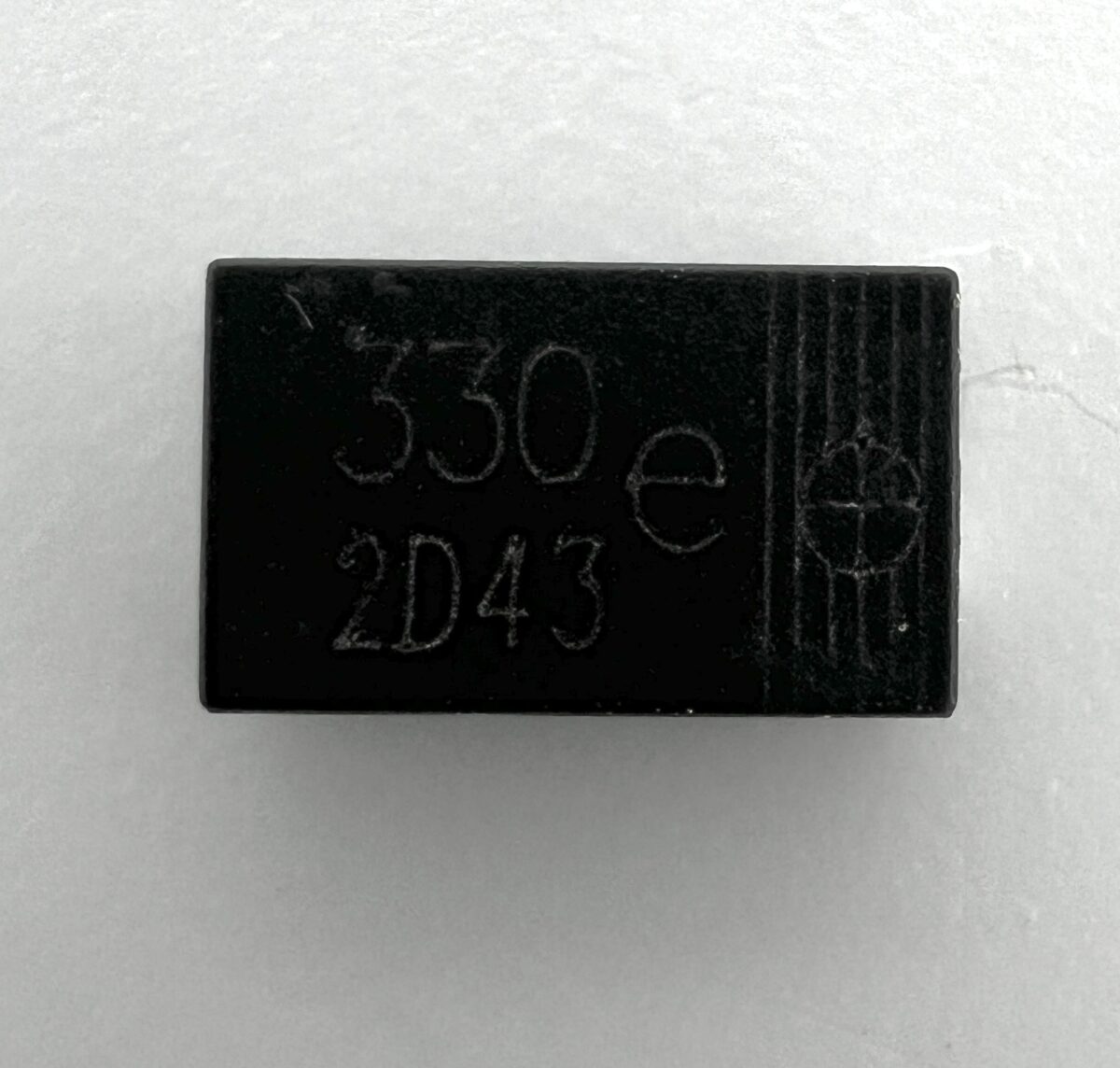 Конденсатор 330 2.0V MSD