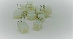 Вилка на плату угловая 4,2мм 4 pin ( «Г» образный, большой квадрат)